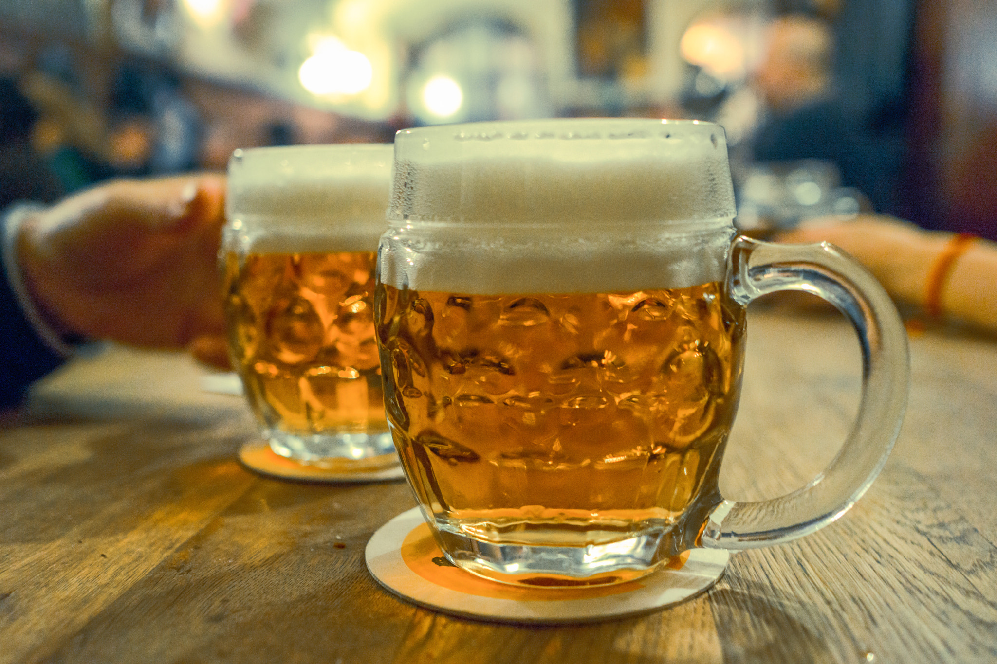Sony Sonnar T* E 24mm F1.8 ZA sample photo. Enjoying a beer photography