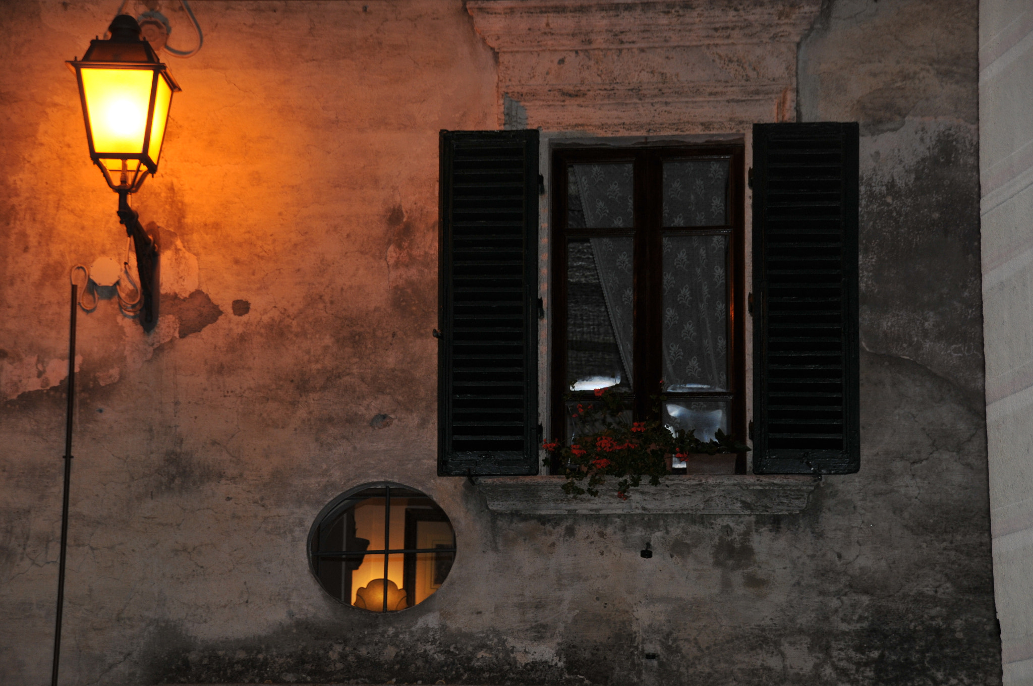 Nikon D300 sample photo. Dsc window at night photography