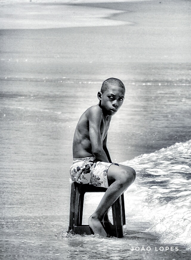 Fujifilm FinePix S5200 sample photo. Standing at the beach photography