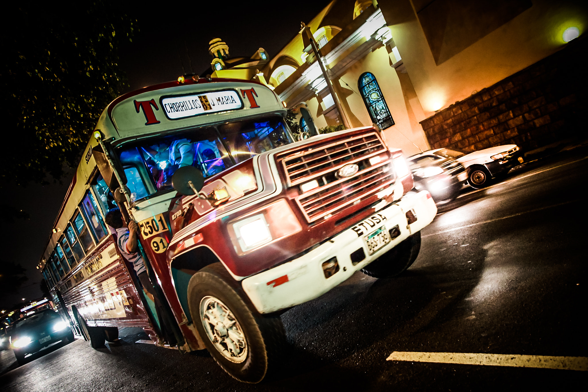 Canon EOS 5D Mark II + Sigma 20mm EX f/1.8 sample photo. Night run photography