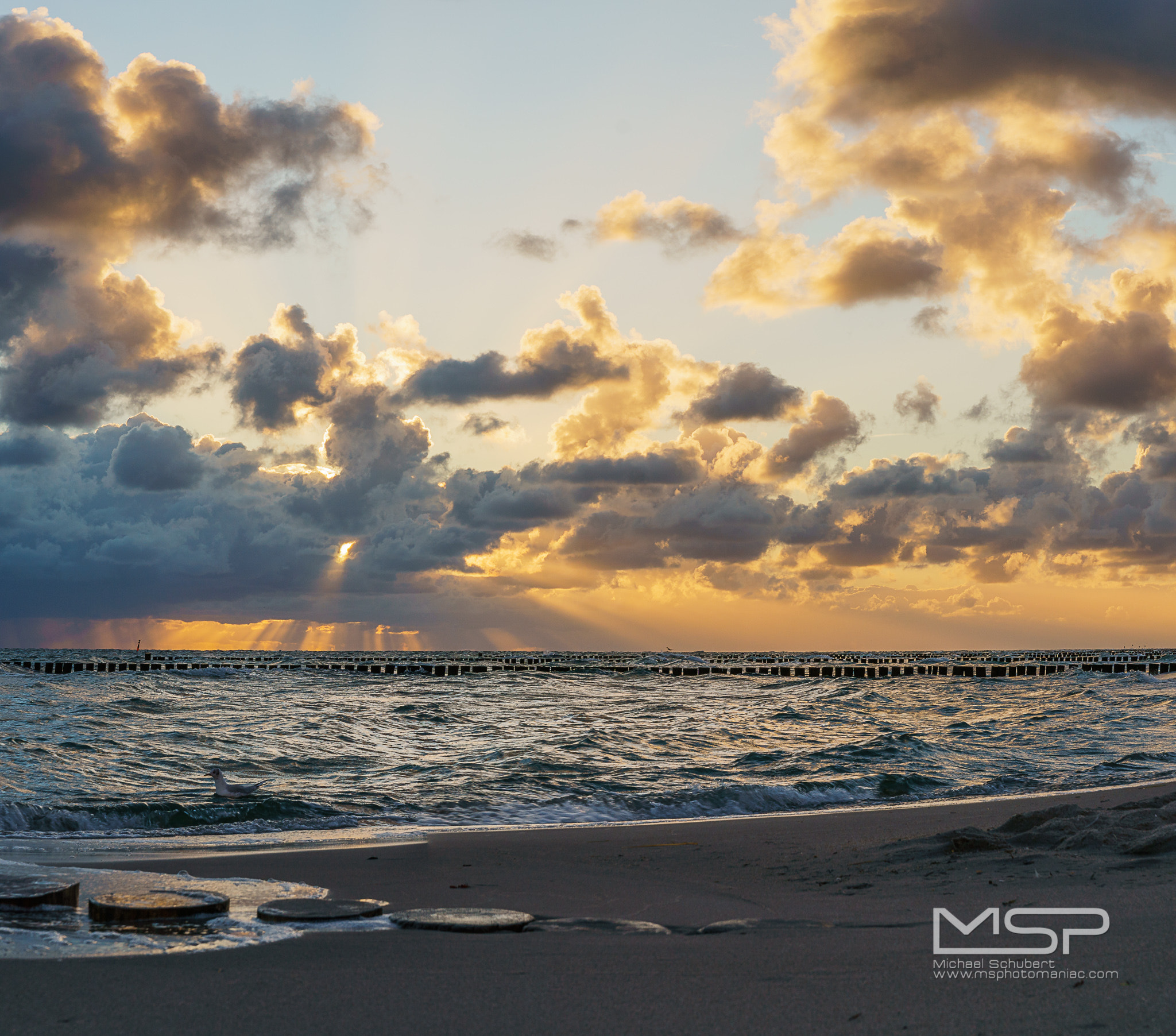 Sony a6300 + Sony DT 16-50mm F2.8 SSM sample photo. Morning rays photography