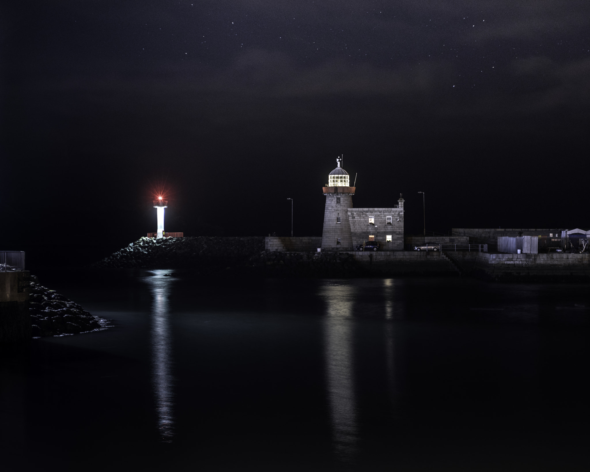 Nikon D810 + AF Zoom-Nikkor 35-70mm f/2.8D sample photo. Howth harbour at night colour photography