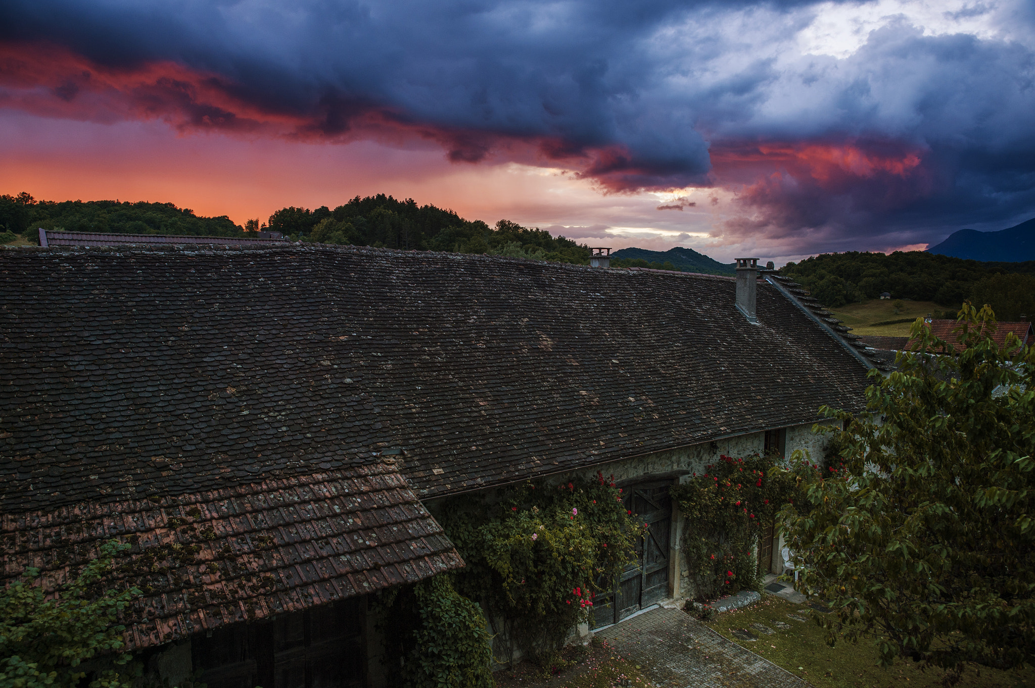Nikon Df + Tamron SP 24-70mm F2.8 Di VC USD sample photo. The old farm and the sunset photography