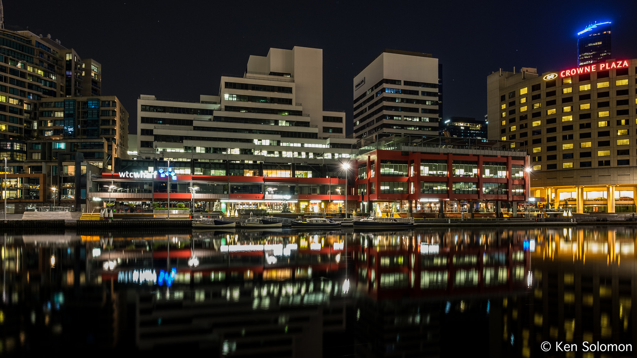 Fujifilm X-E2 + Fujifilm XF 14mm F2.8 R sample photo. Melbourne at night photography