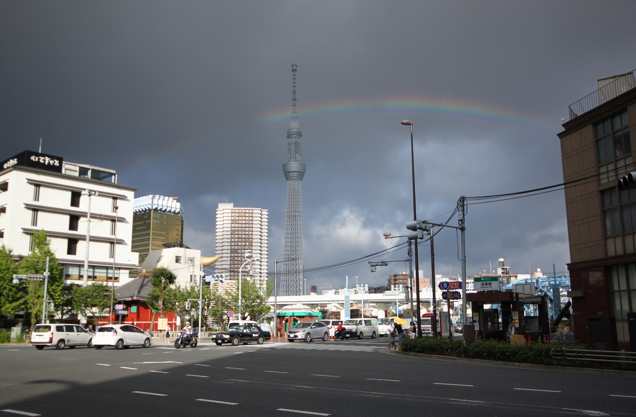 Canon EOS 500D (EOS Rebel T1i / EOS Kiss X3) + Sigma 10-20mm F4-5.6 EX DC HSM sample photo. Lucky tokyo rainbow! photography