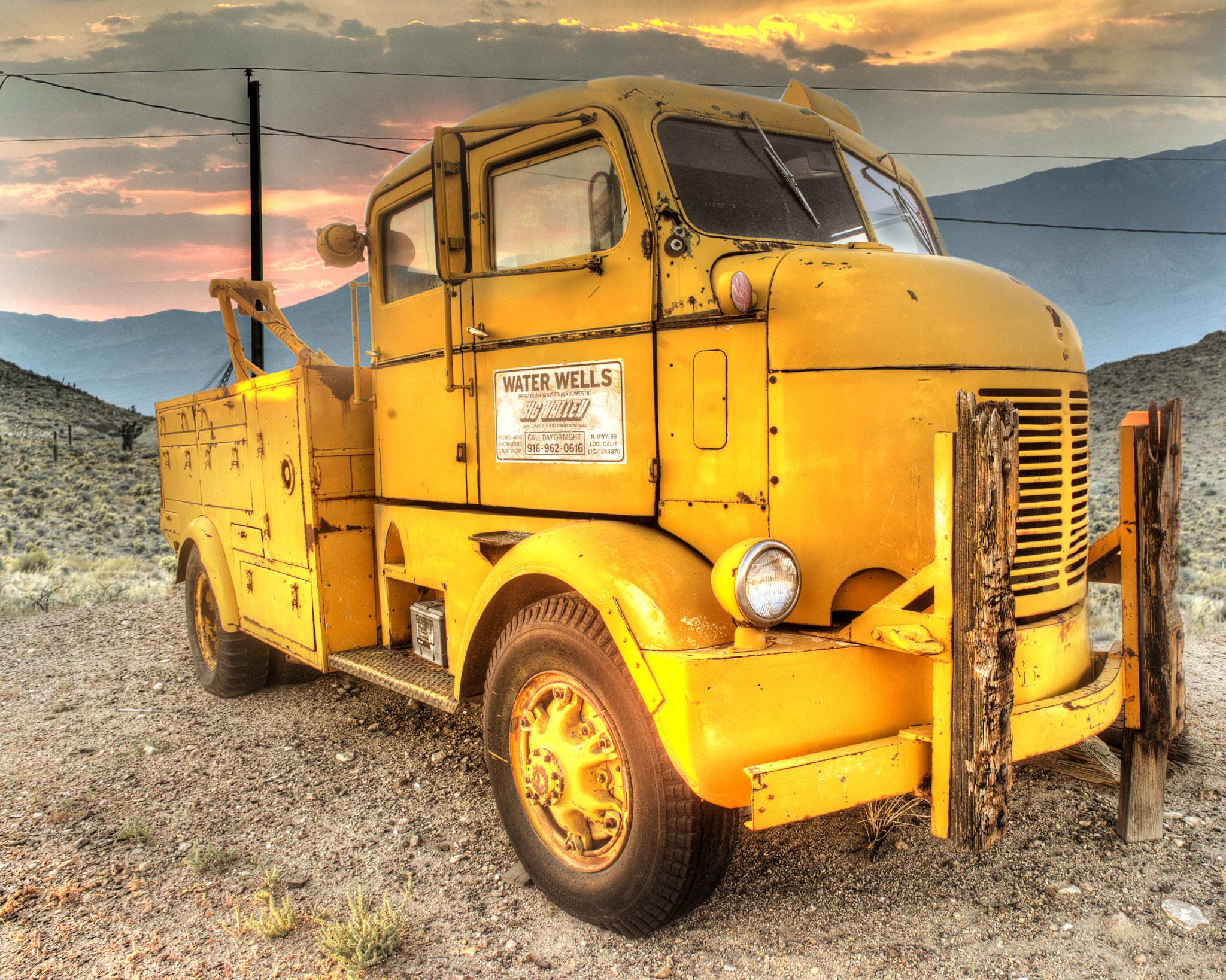 Nikon D800 + Nikon AF Nikkor 20mm F2.8D sample photo. Big yellow truck photography