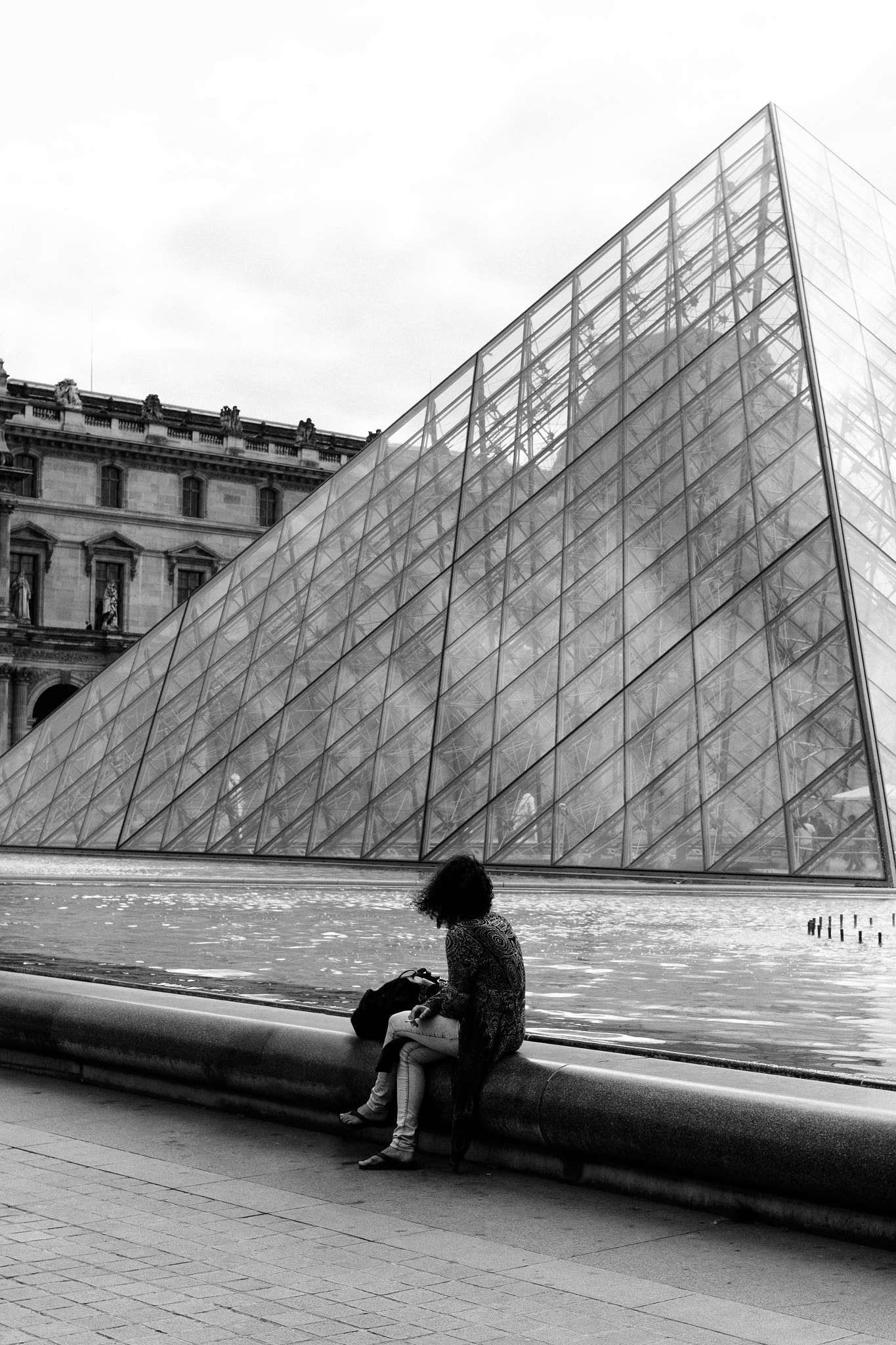 Canon EF 35mm F2 IS USM sample photo. Exploring paris photography