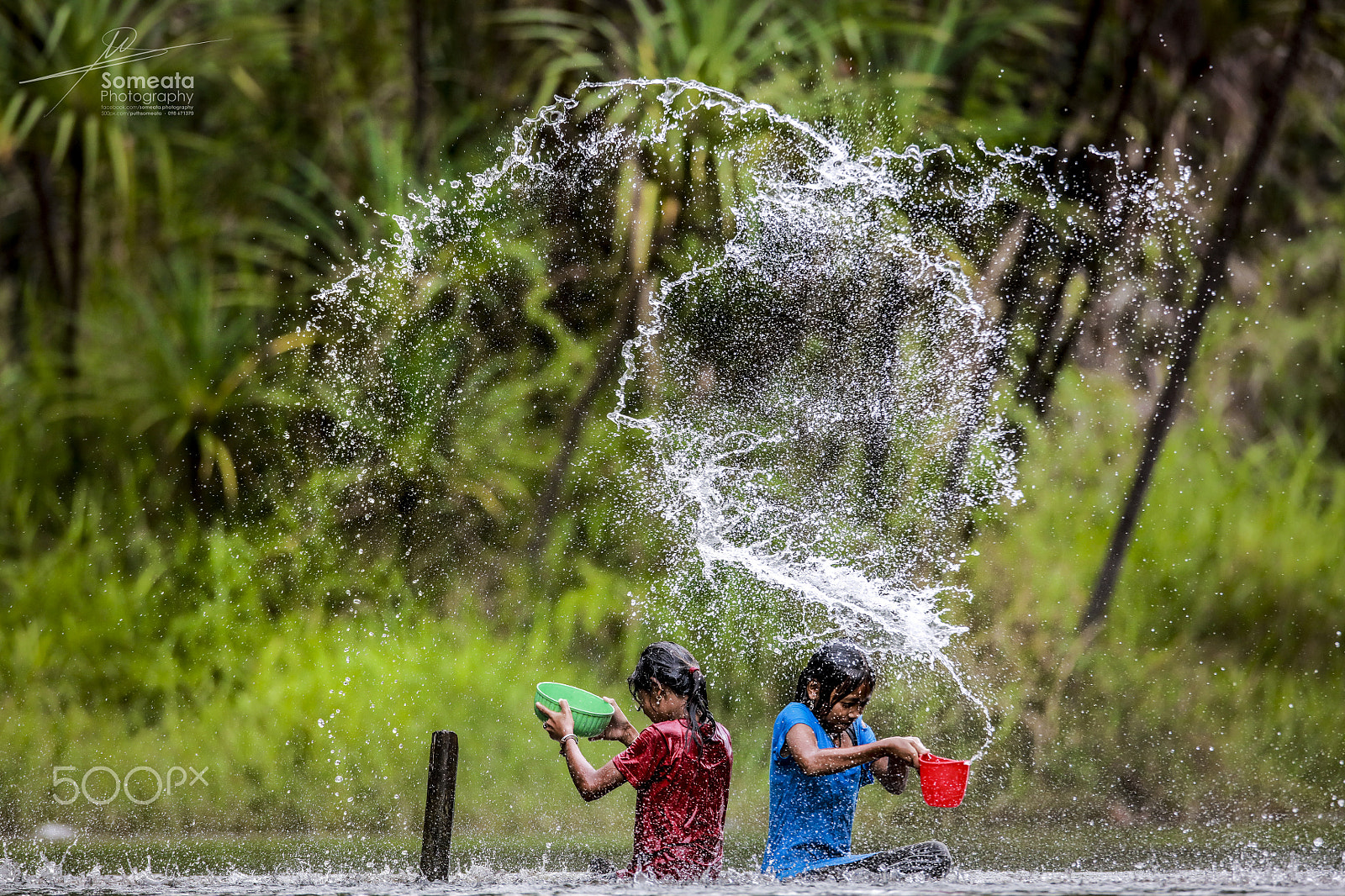 Canon EF 600mm f/4L IS sample photo. Kids playing water photography