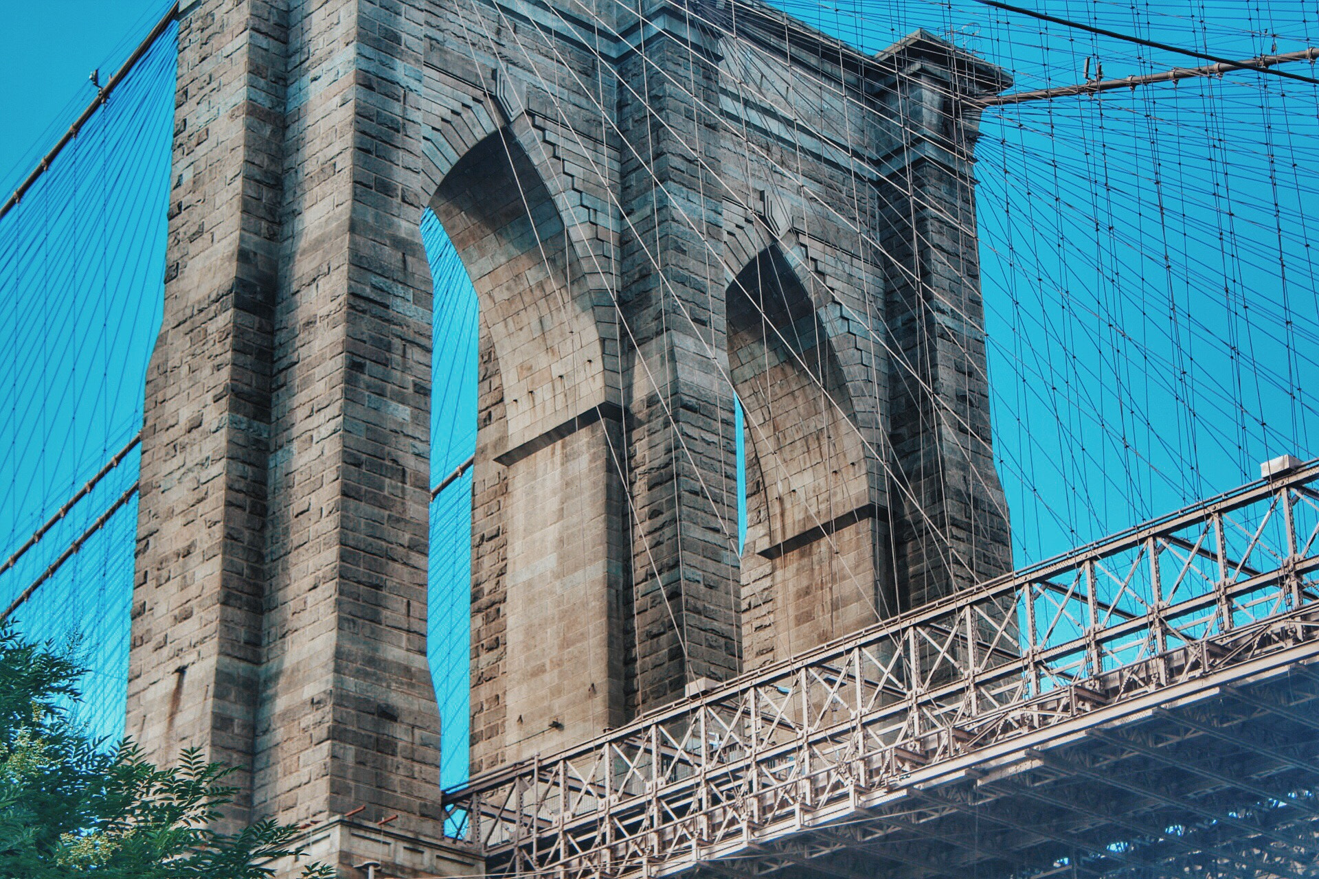 Canon EF-S 18-55mm F3.5-5.6 IS II sample photo. Brooklyn bridge photography