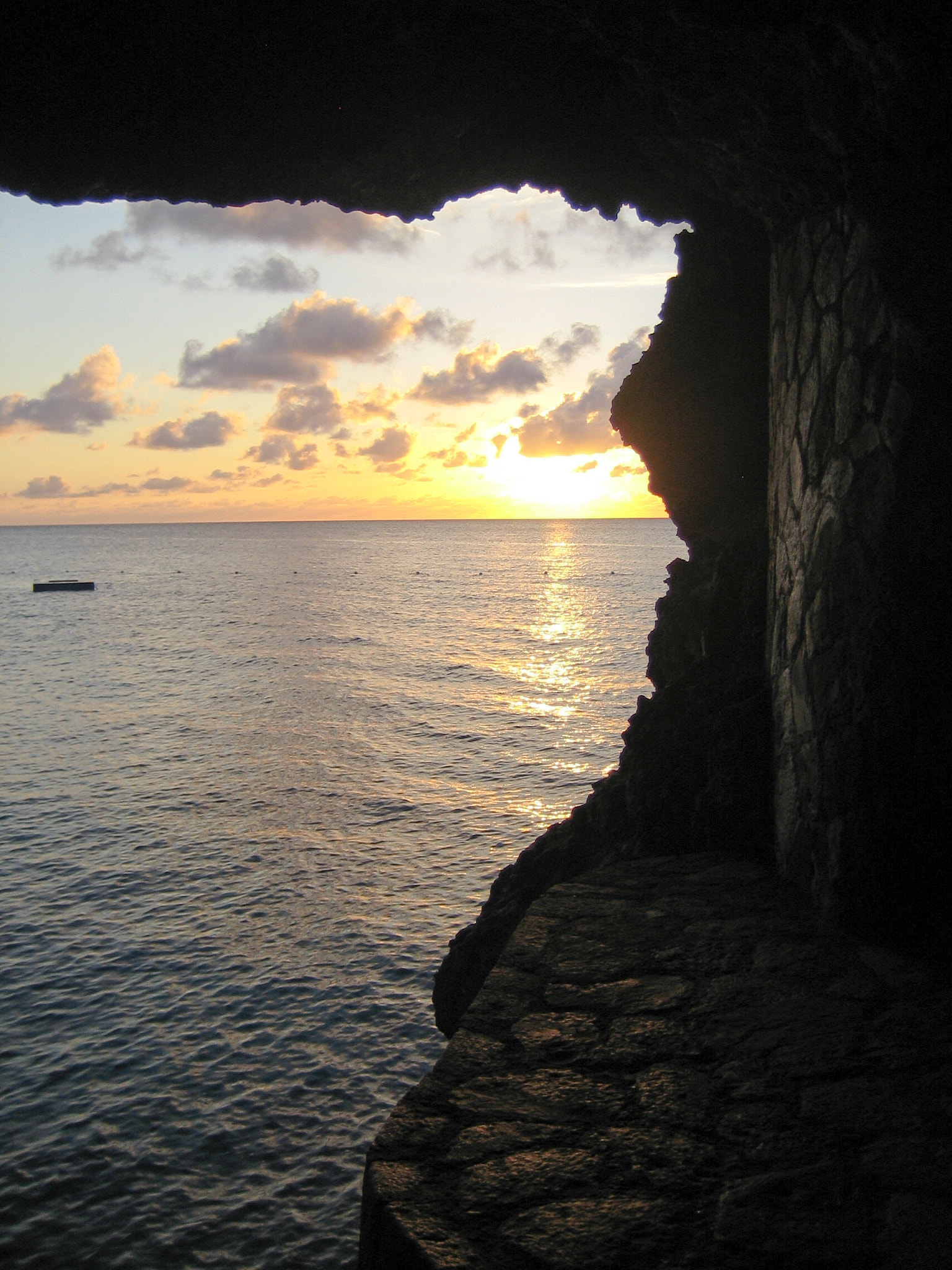 Canon POWERSHOT SD300 sample photo. Sunset in moonbeam caves photography