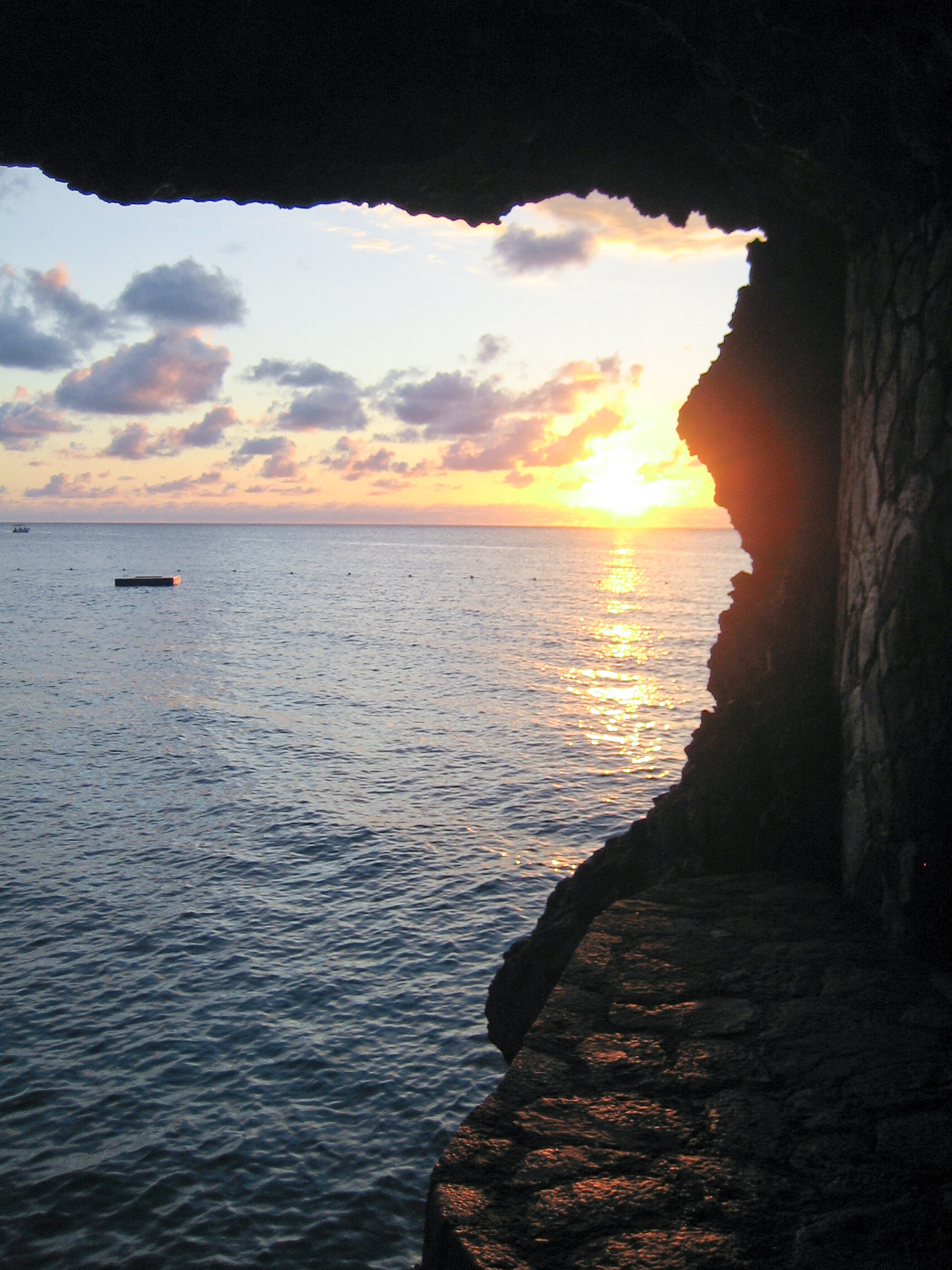 Canon POWERSHOT SD300 sample photo. Sunset in moonbeam caves photography