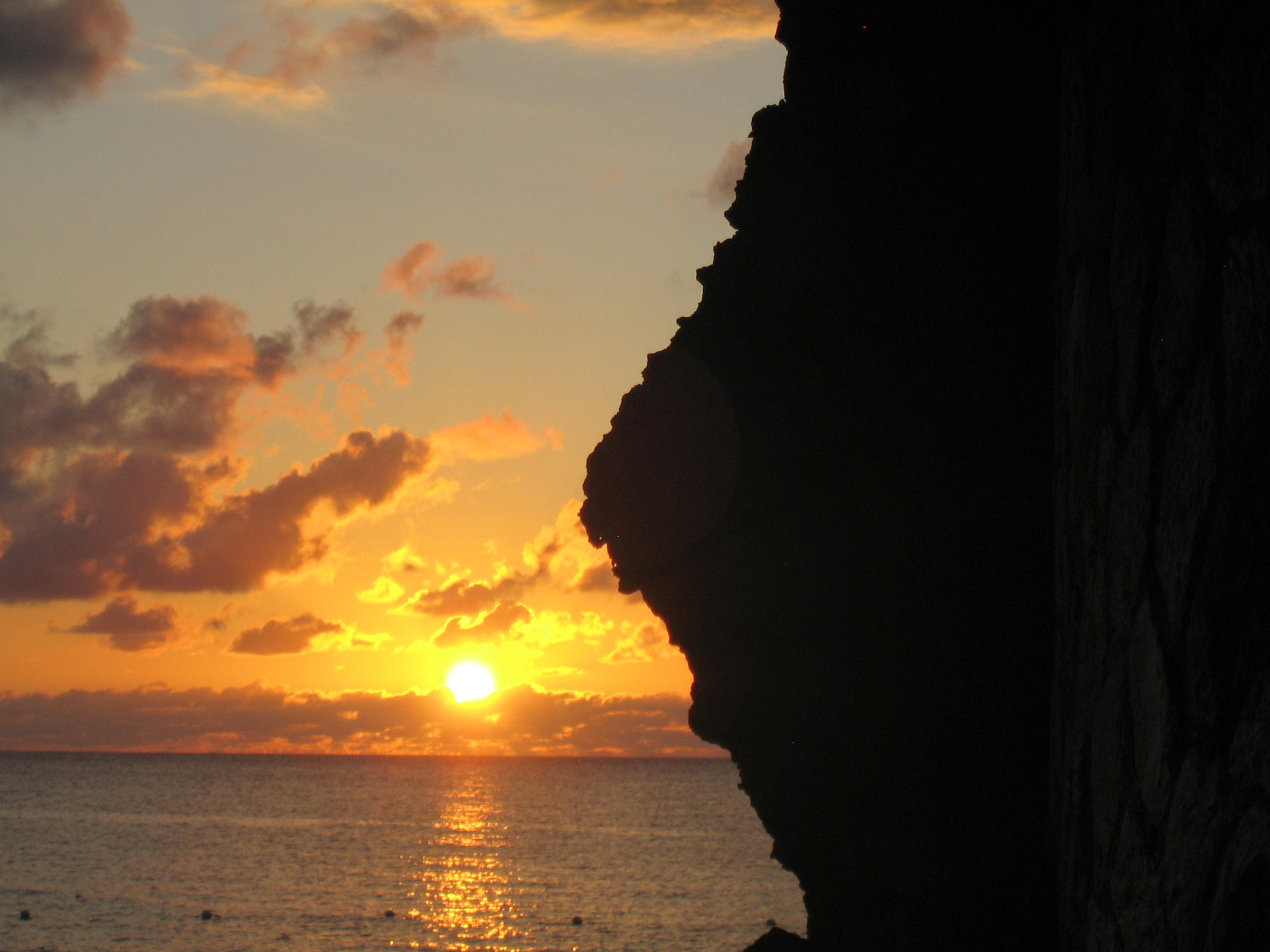 Canon POWERSHOT SD300 sample photo. Sunset in moonbeam caves photography