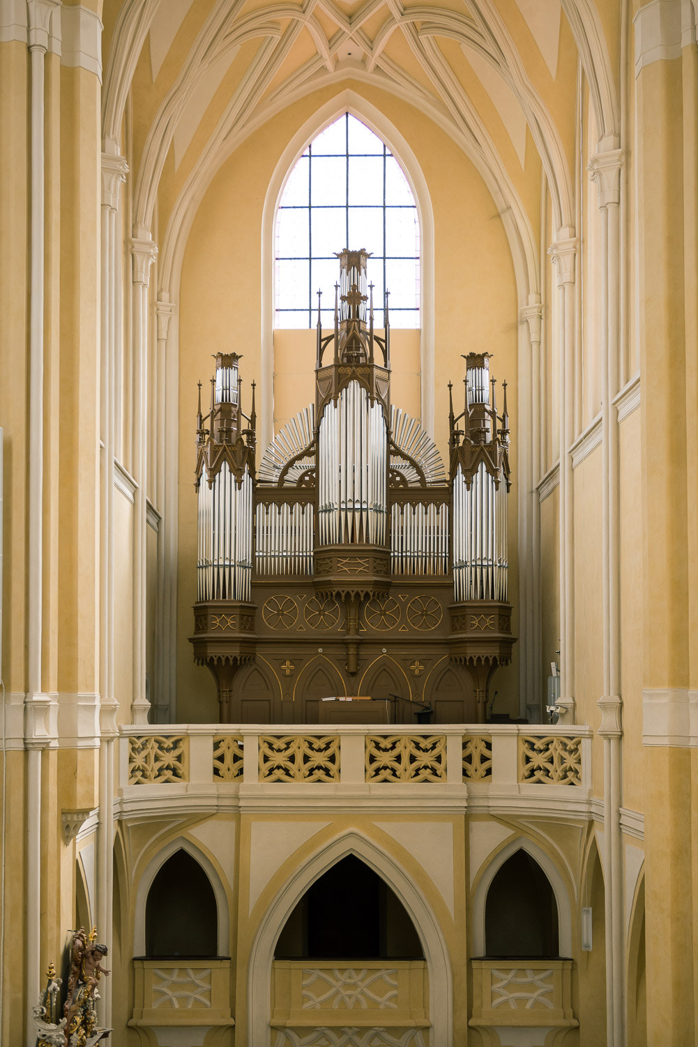Nikon D600 sample photo. Regularity of an organ photography