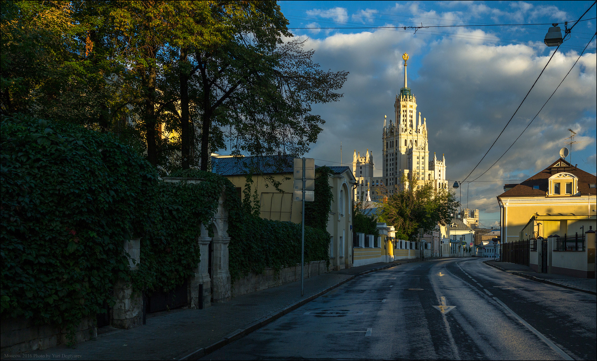 Panasonic Lumix DMC-G3 + Panasonic Leica DG Summilux 25mm F1.4 II ASPH sample photo. Russia. moscow. goncharnaya street. photography