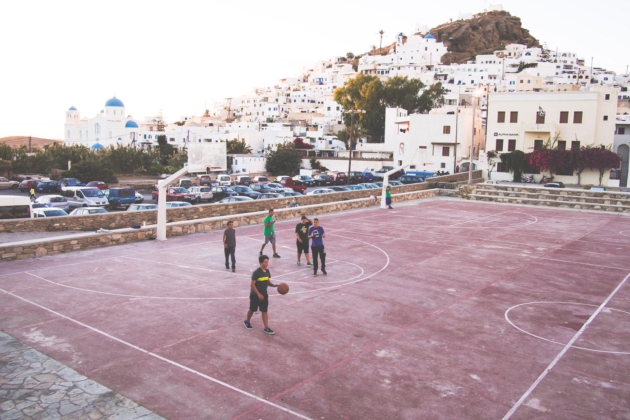 Olympus OM-D E-M5 + Panasonic Lumix G 14mm F2.5 ASPH sample photo. Ios streeball photography