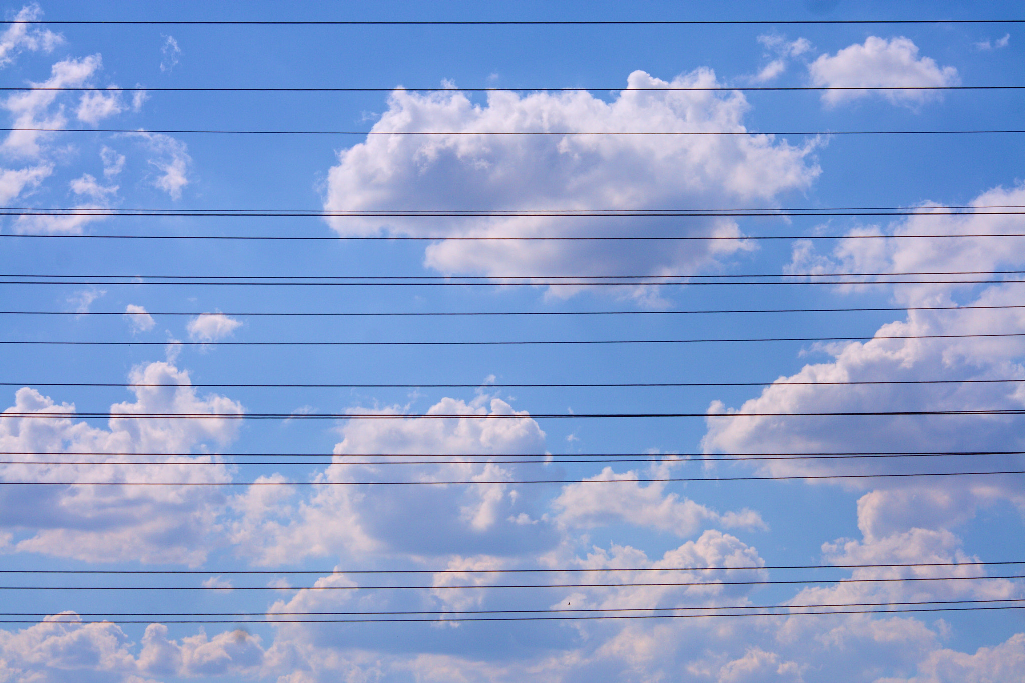 Canon EOS 350D (EOS Digital Rebel XT / EOS Kiss Digital N) sample photo. Trapped clouds photography
