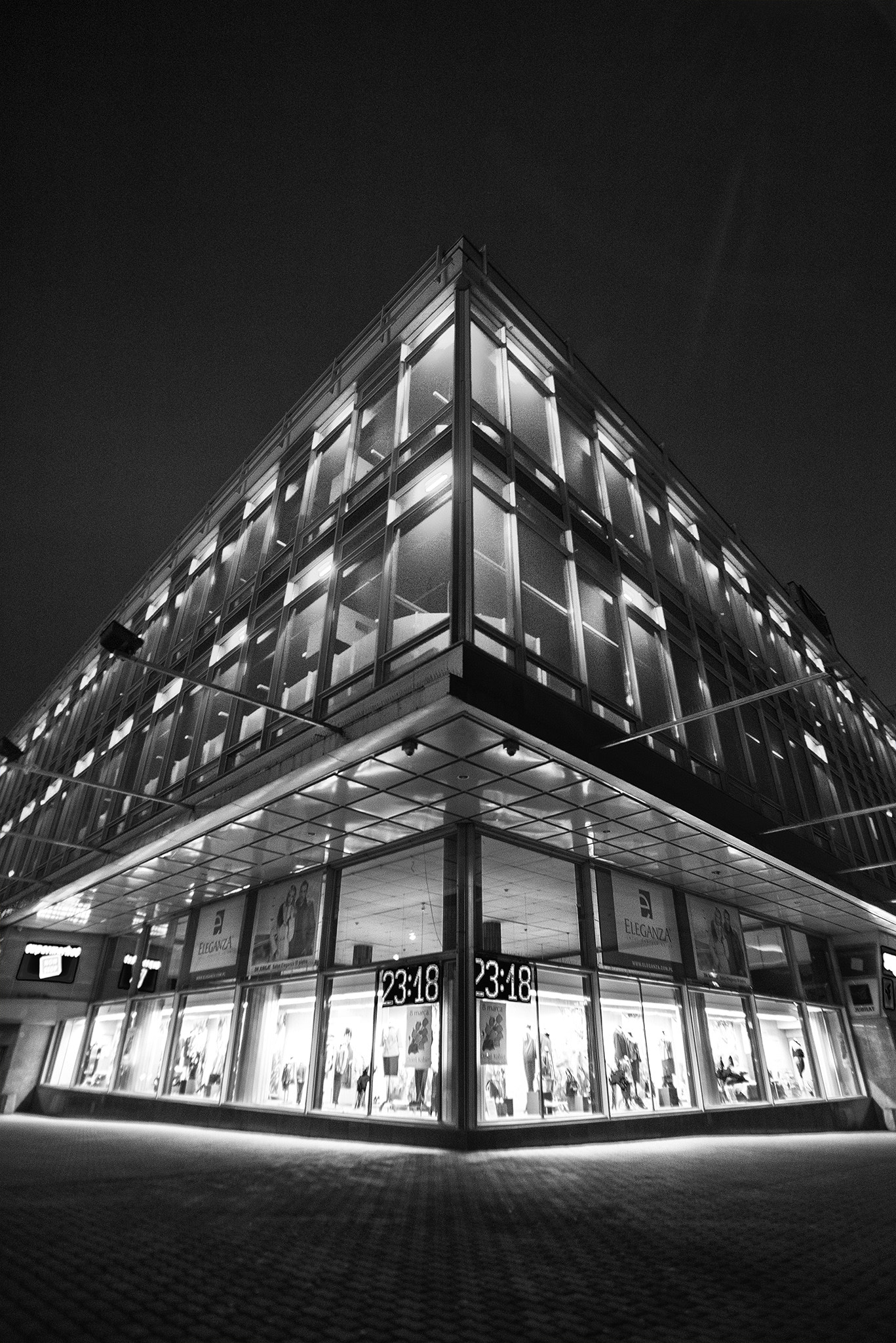 Nikon D600 sample photo. Shop window photography