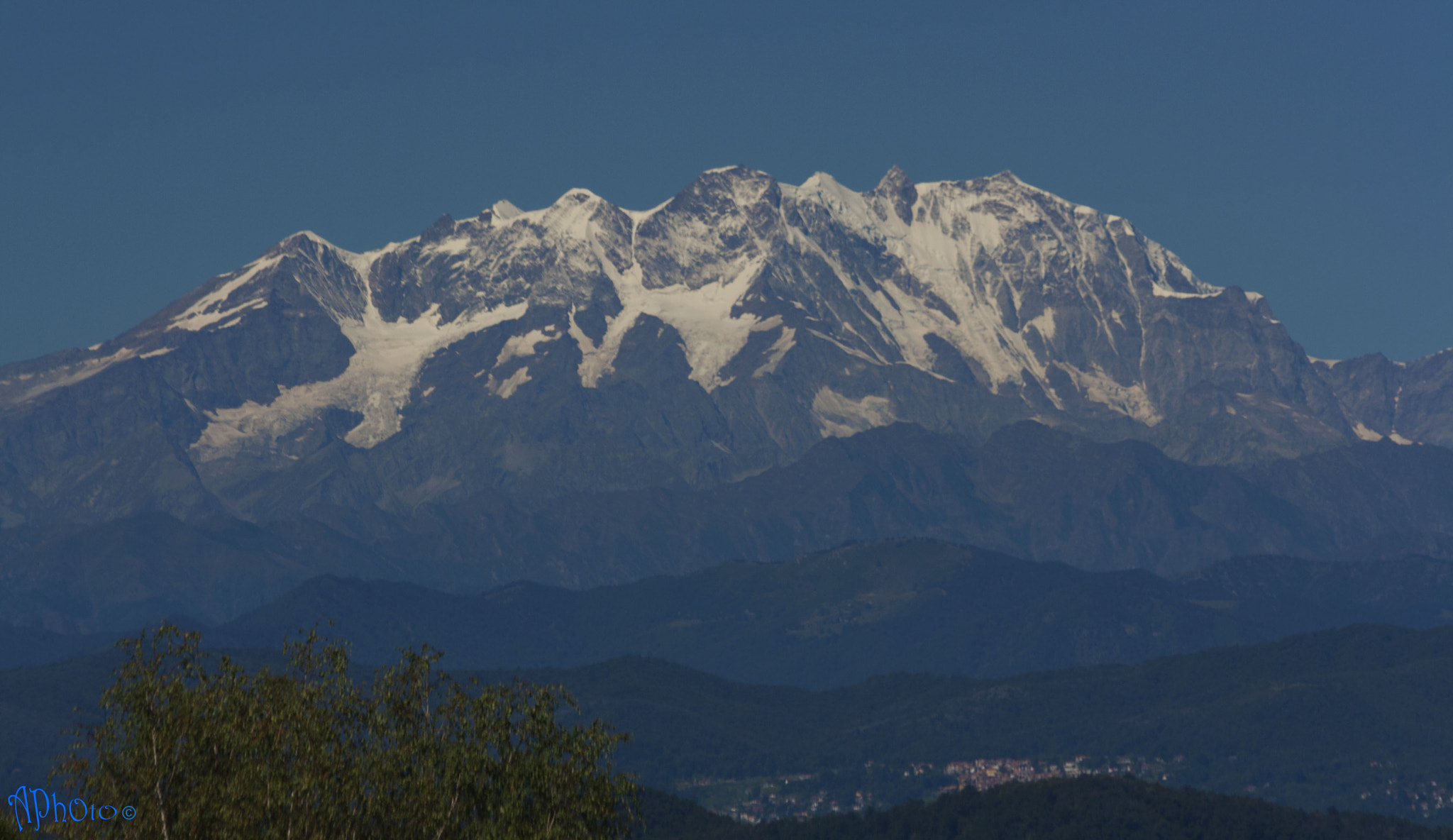 Canon EF 70-300mm F4-5.6 IS USM sample photo. View on monte rosa photography