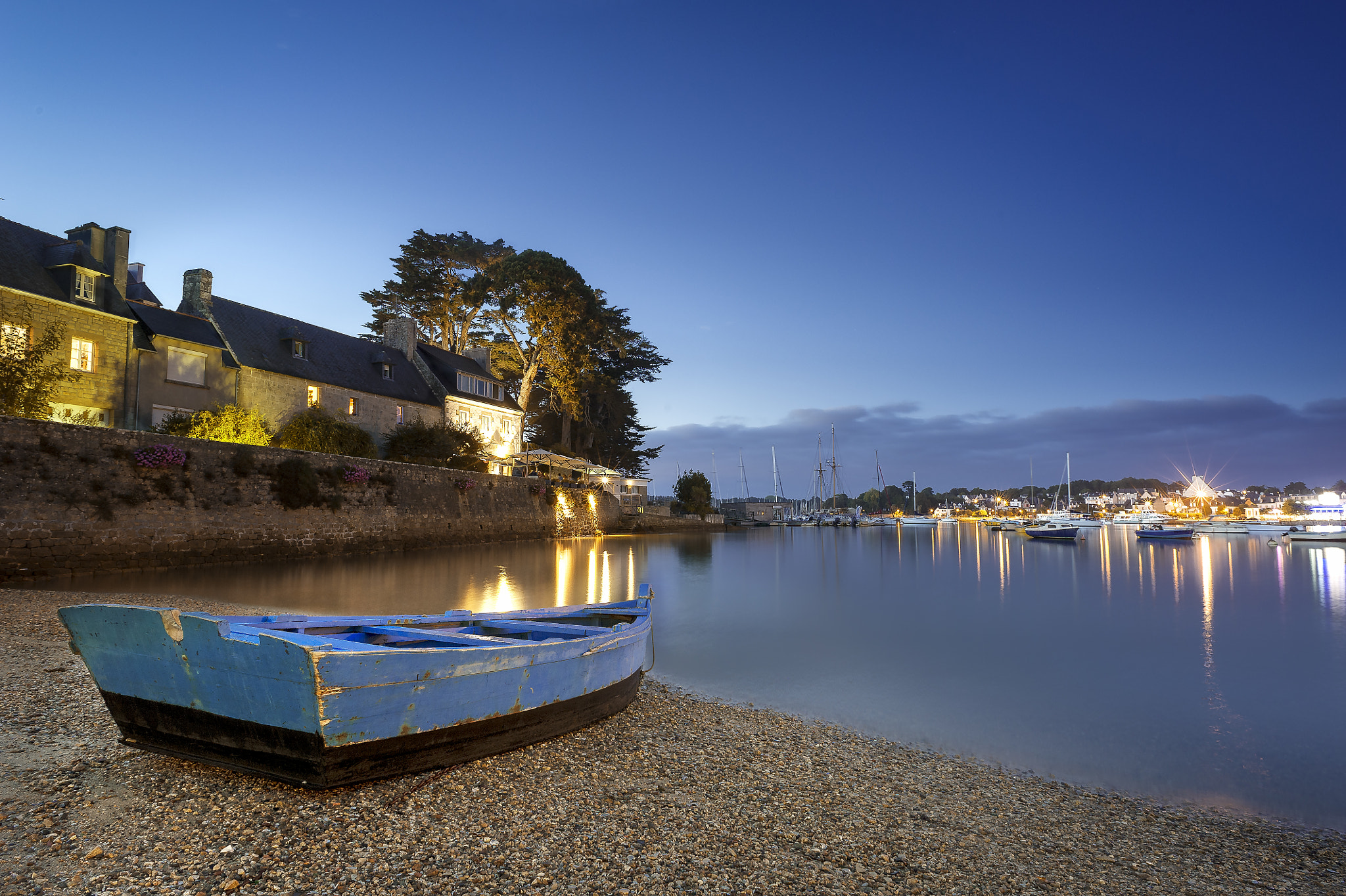 Nikon D700 + Nikon AF Nikkor 20mm F2.8D sample photo. Blue harbor photography