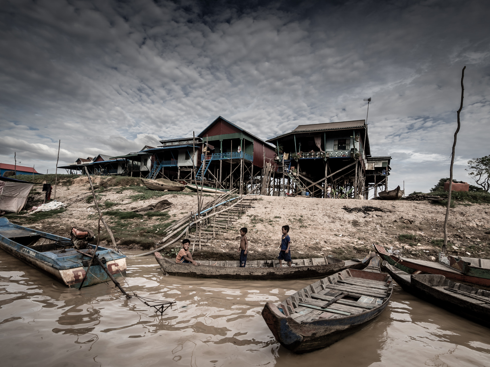 Olympus OM-D E-M10 II + OLYMPUS M.9-18mm F4.0-5.6 sample photo. Fishing village photography