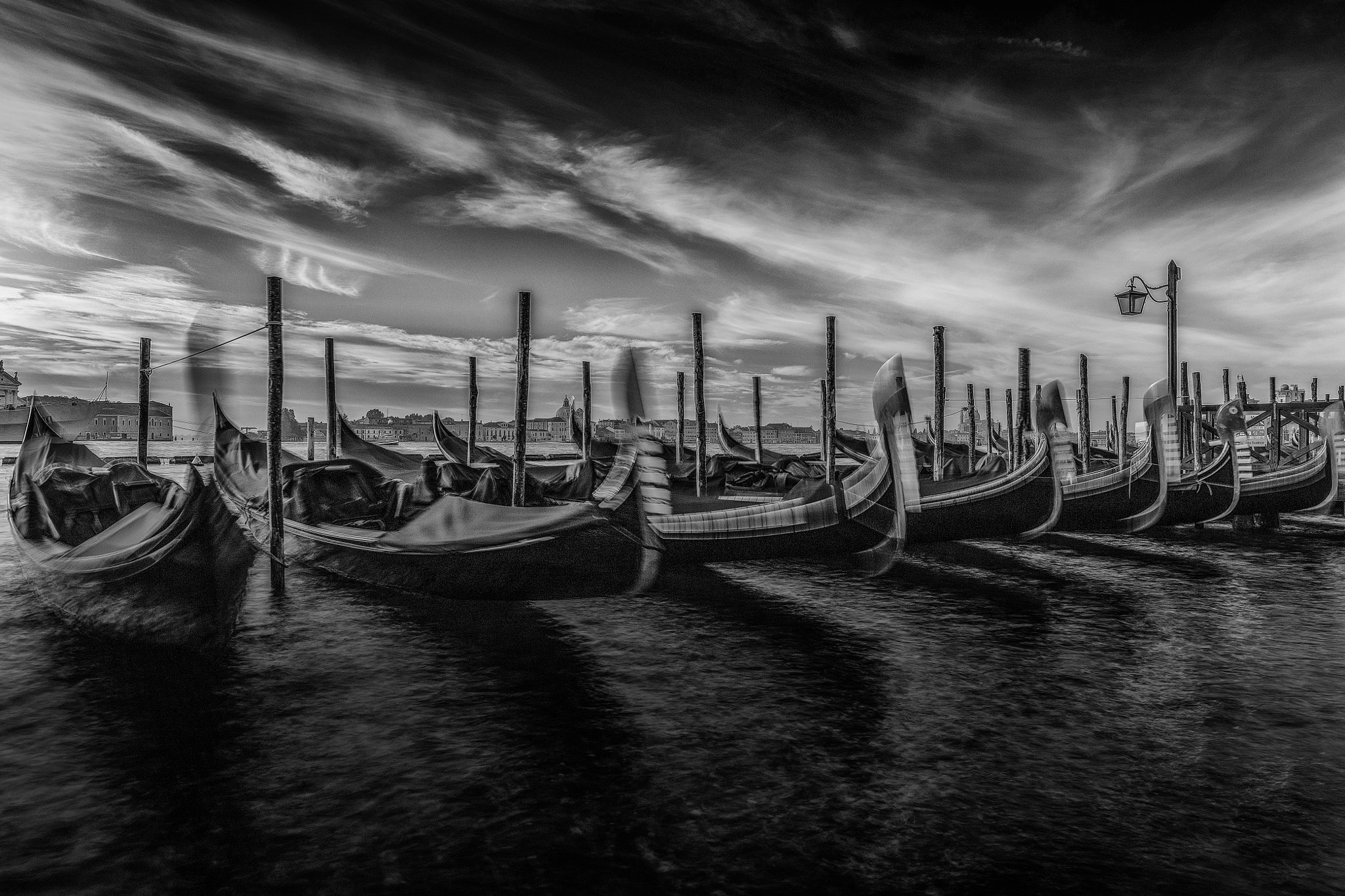Canon EF 24-70mm F4L IS USM sample photo. Venice b&w iv photography