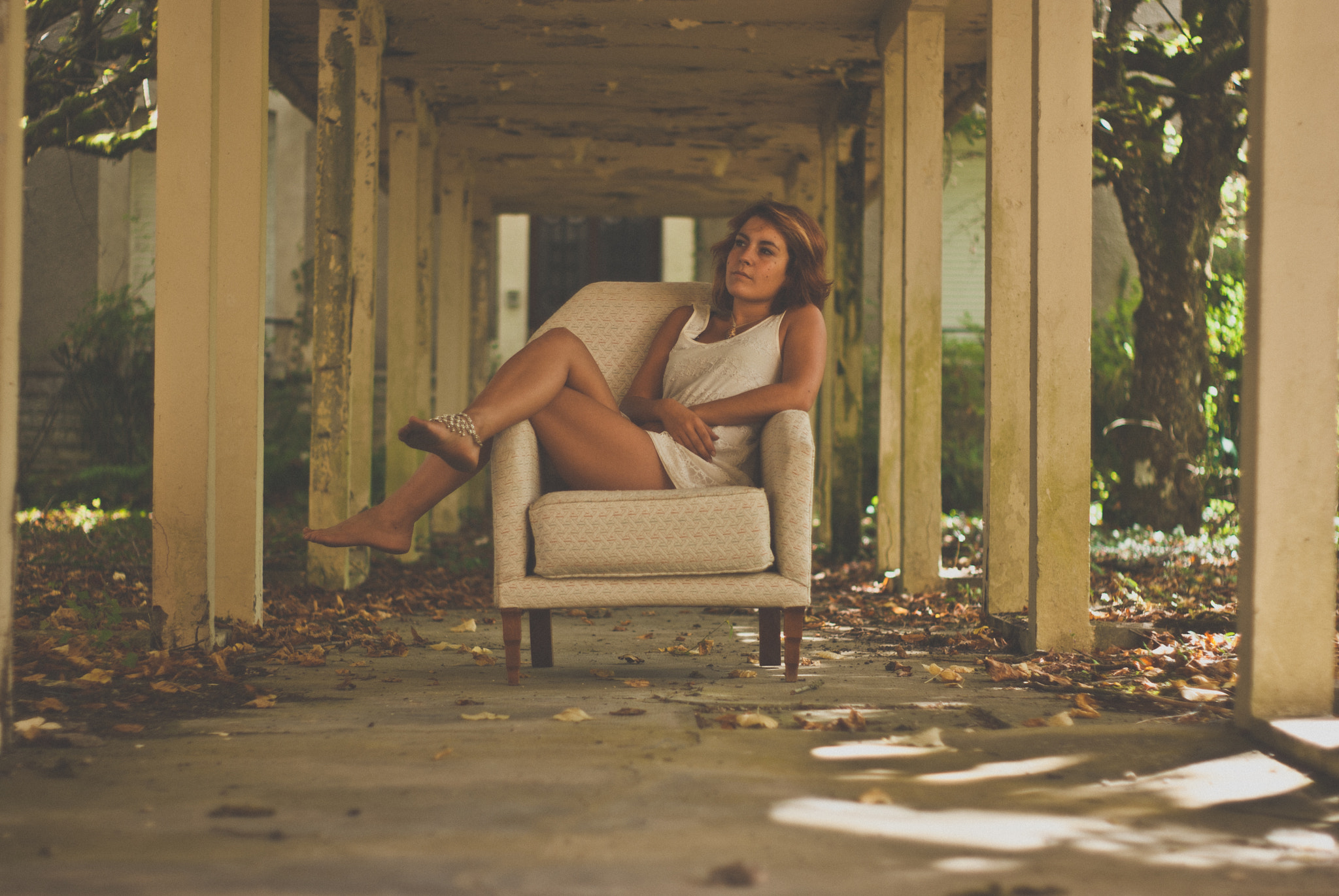 Sony Alpha DSLR-A200 + Minolta AF 50mm F1.7 sample photo. Fauteuil with salomé photography