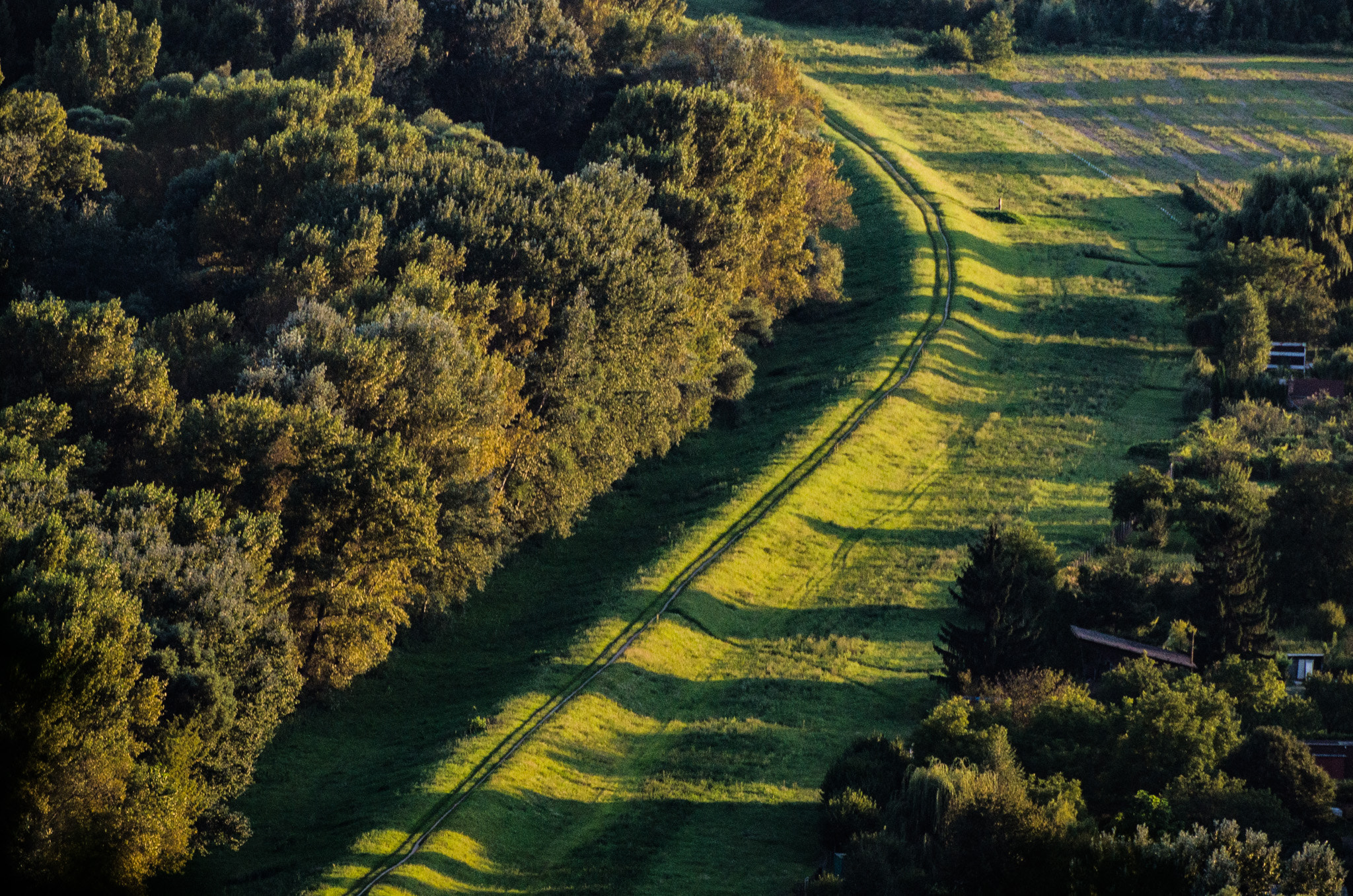 Nikon D5100 + Sigma 135-400mm F4.5-5.6 APO Aspherical sample photo. Train tracks in the nature photography