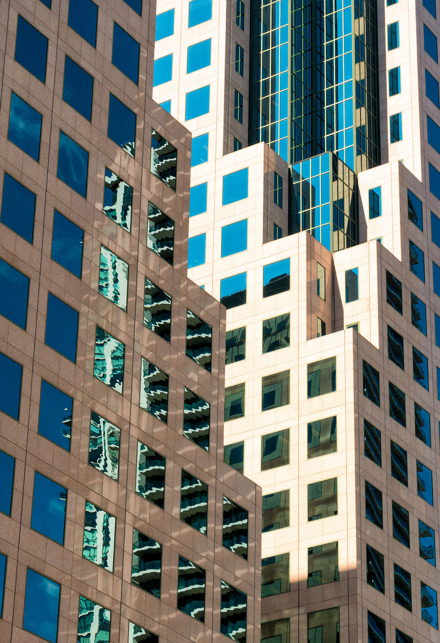 Sony E 18-200mm F3.5-6.3 OSS sample photo. 'toronto cubism' photography