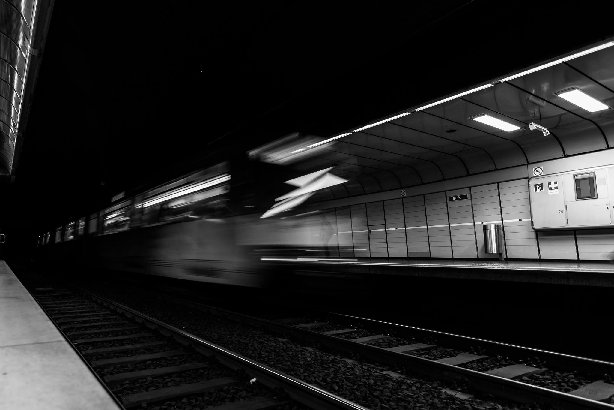Nikon D500 sample photo. Missed subway photography