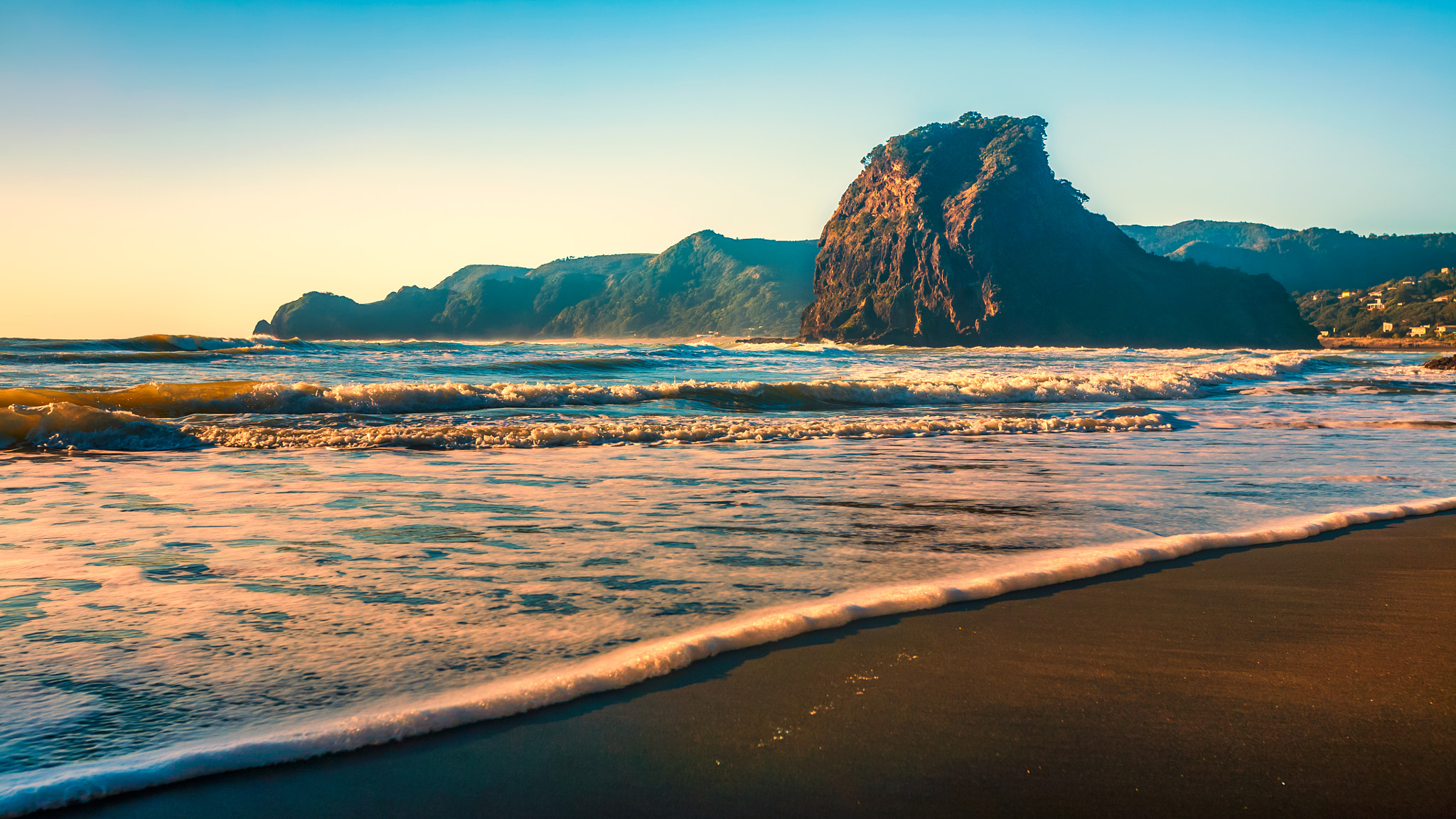 Canon EF 16-35mm F2.8L II USM sample photo. Piha photography