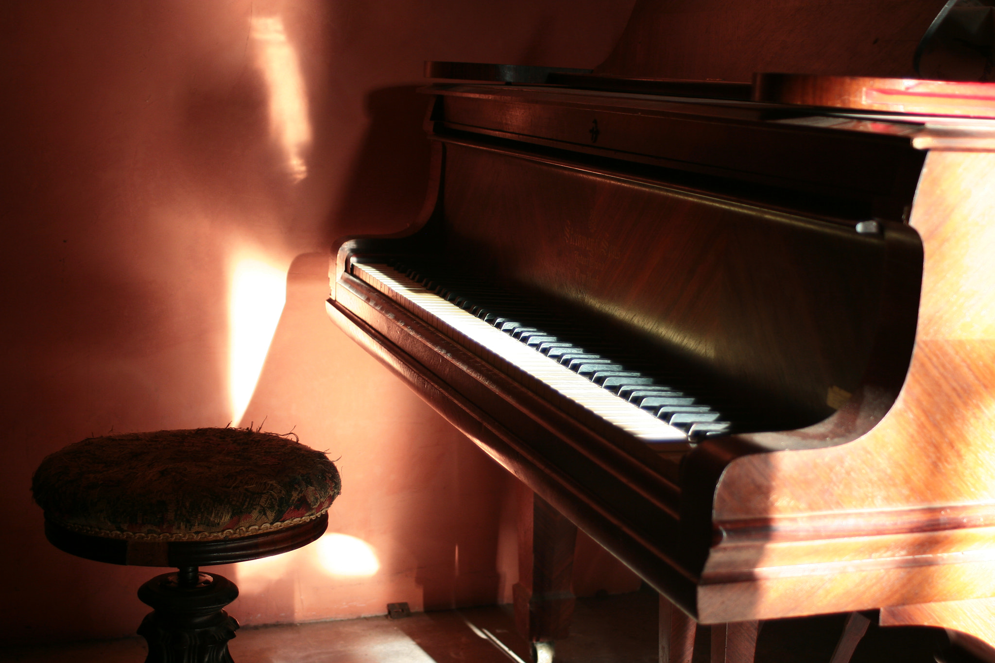 Canon EF 28-80mm f/3.5-5.6 USM IV sample photo. Piano 2  photography