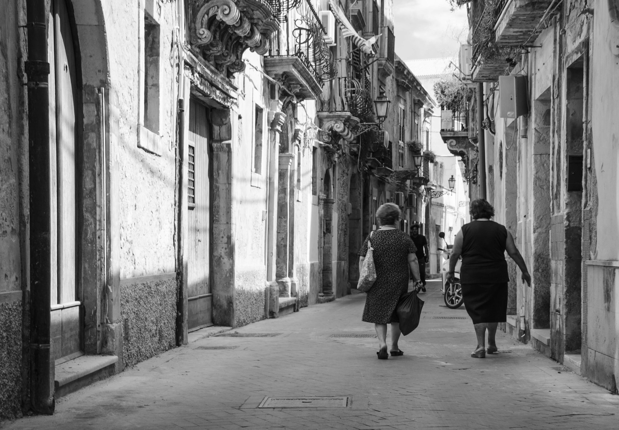 Nikon D5100 + Nikon PC-E Nikkor 24mm F3.5D ED Tilt-Shift sample photo. Street of sicily photography