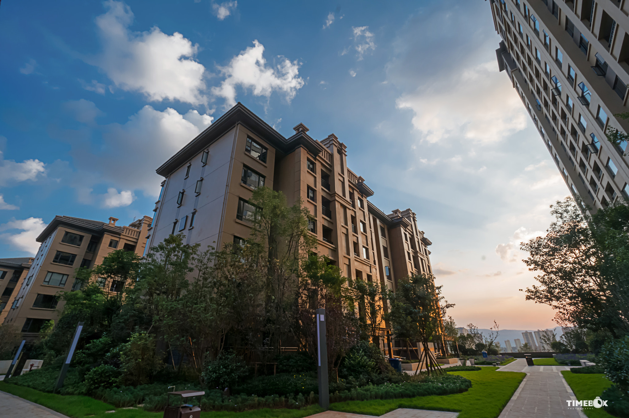 Sony Alpha NEX-6 + Sony E 10-18mm F4 OSS sample photo. Urban district photography