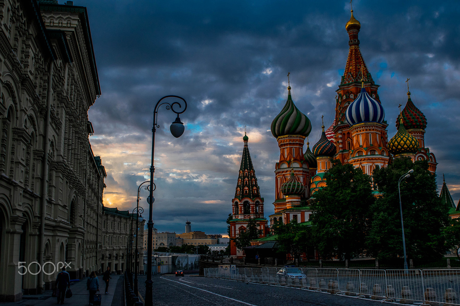 Tamron SP 24-70mm F2.8 Di VC USD sample photo. Sunrise at red square - moscow photography