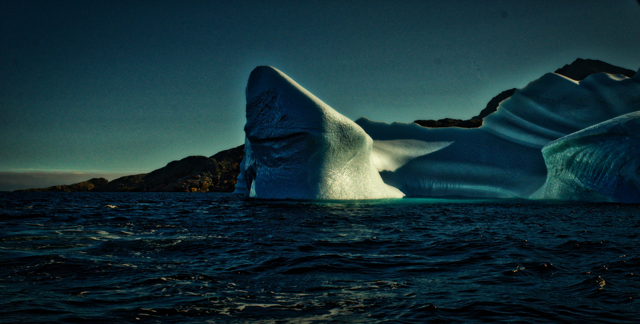 Sony a7 + Sony Distagon T* FE 35mm F1.4 ZA sample photo. Arctic afternoon photography