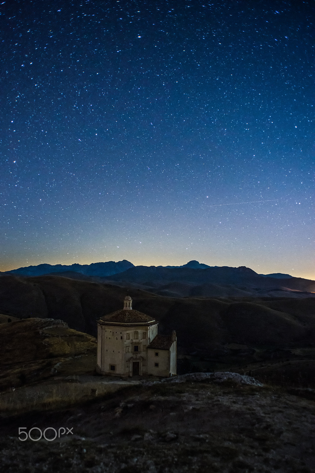 Nikon D800 + AF Nikkor 20mm f/2.8 sample photo. Santa maria della pietà, calascio (aq) photography