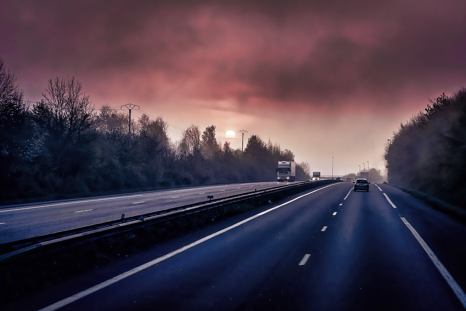 AF Zoom-Nikkor 80-200mm f/2.8 ED sample photo. Highway in the early morning photography