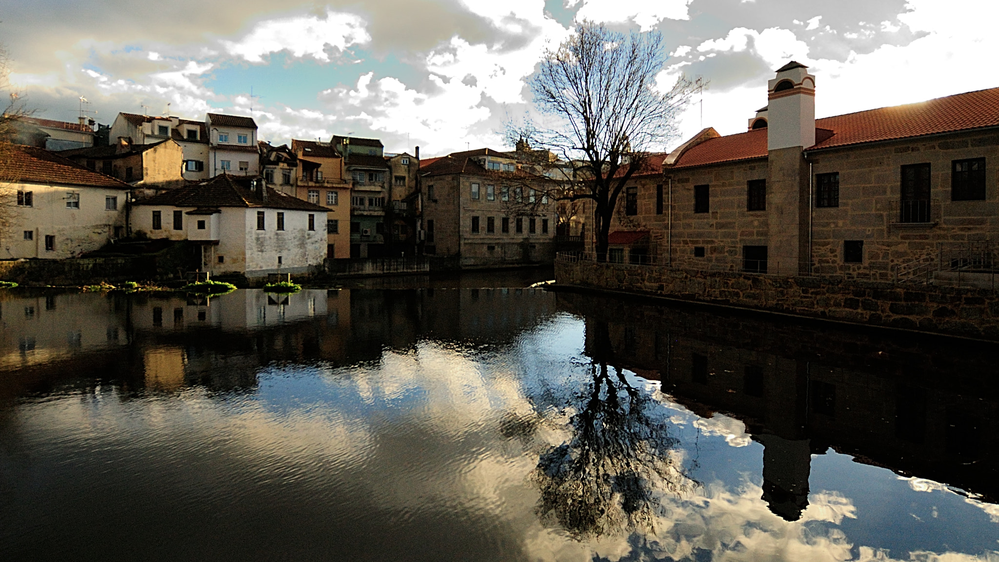 Sigma 10-20mm F3.5 EX DC HSM sample photo. Look in the city... photography