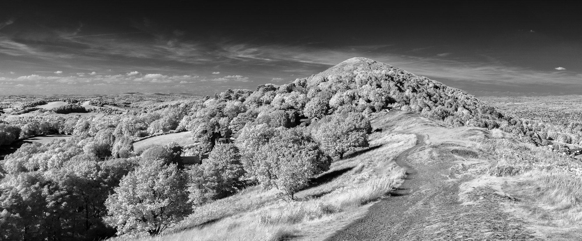 Samsung GX-20 + Pentax smc DA 21mm F3.2 AL Limited sample photo. Malvern hills infrared photography