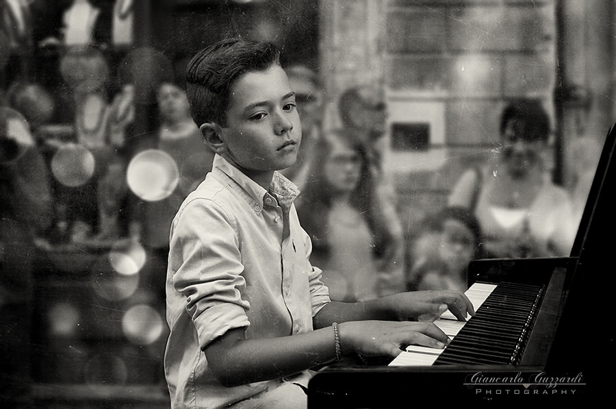 Nikon D70s sample photo. Don't shot the pianist photography