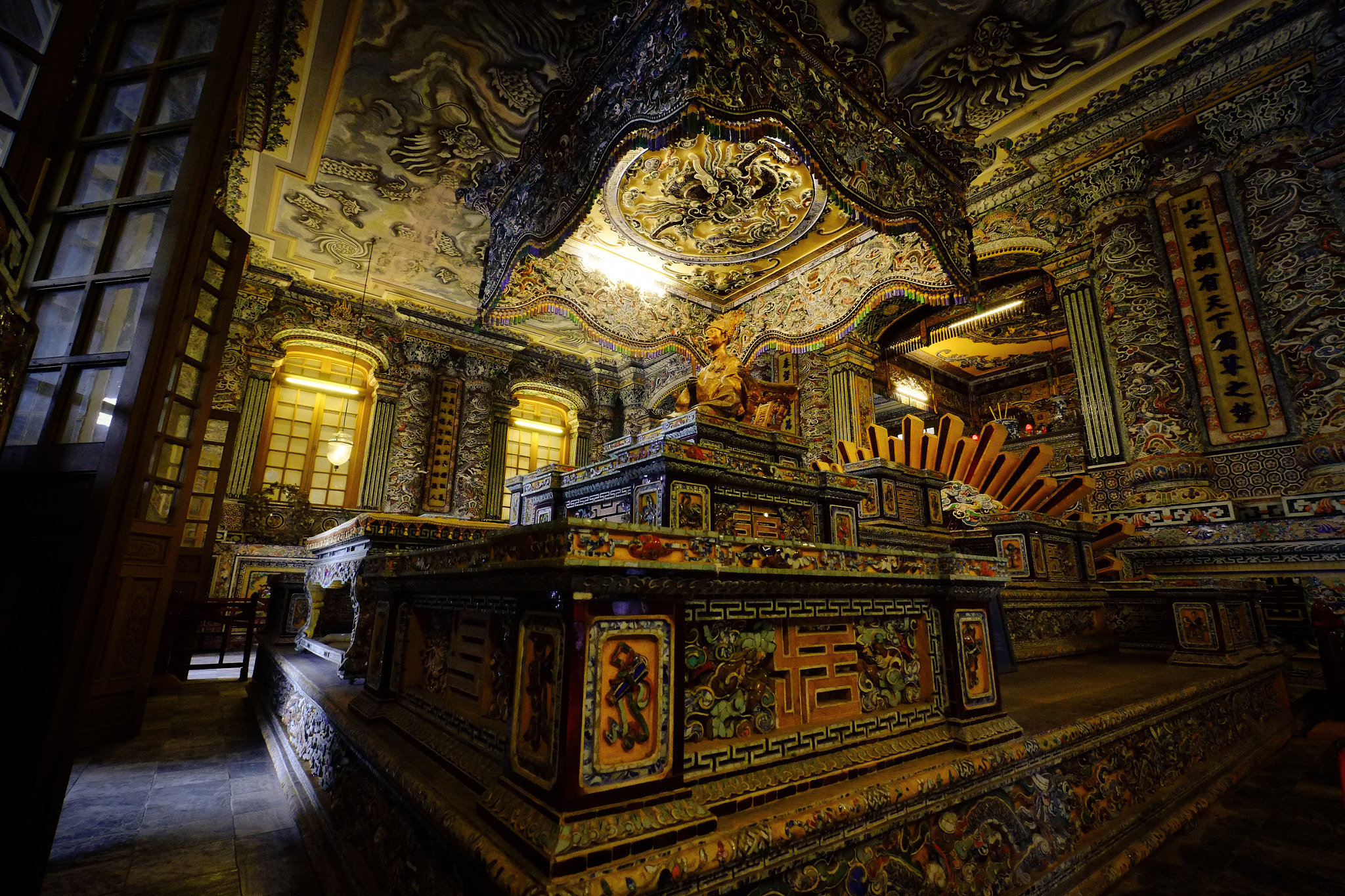 Fujifilm XF 10-24mm F4 R OIS sample photo. Shining throne photography
