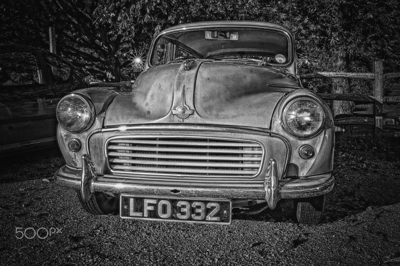 Sony SLT-A77 + 10-20mm F3.5 sample photo. Morris minor photography