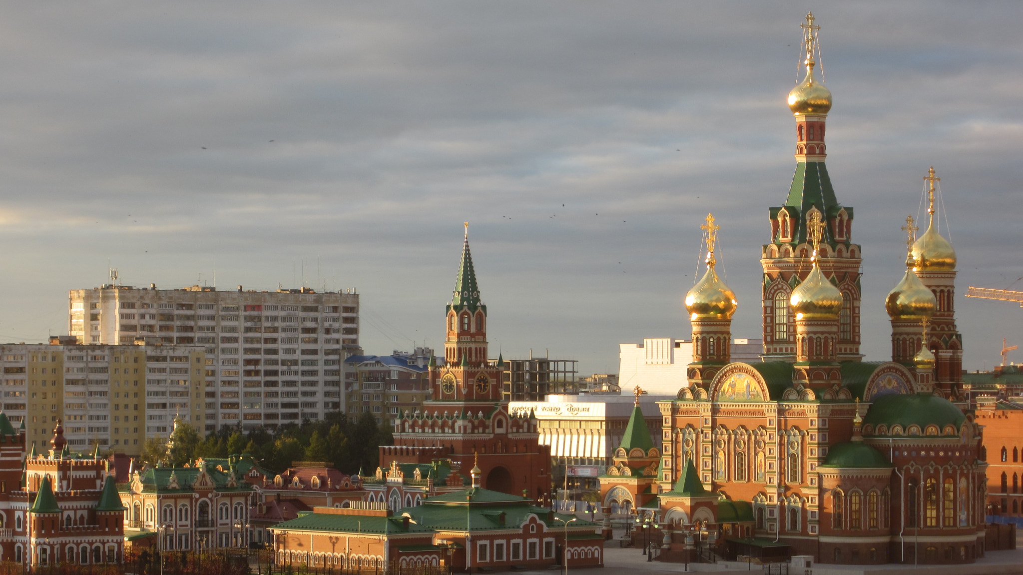 Canon PowerShot ELPH 100 HS (IXUS 115 HS / IXY 210F) sample photo. A copy of the spasskaya tower photography