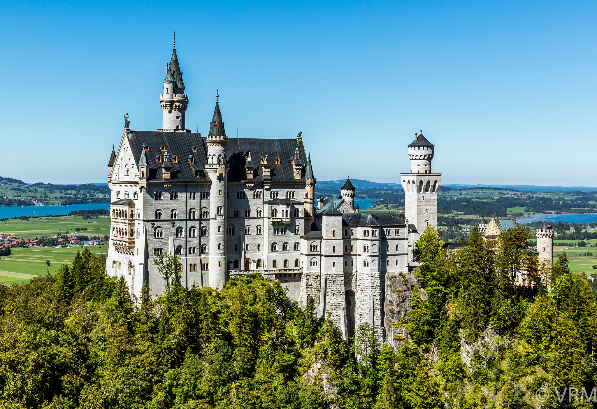 Canon EOS 5DS + Canon EF 16-35mm F4L IS USM sample photo. Neuschwanstein photography
