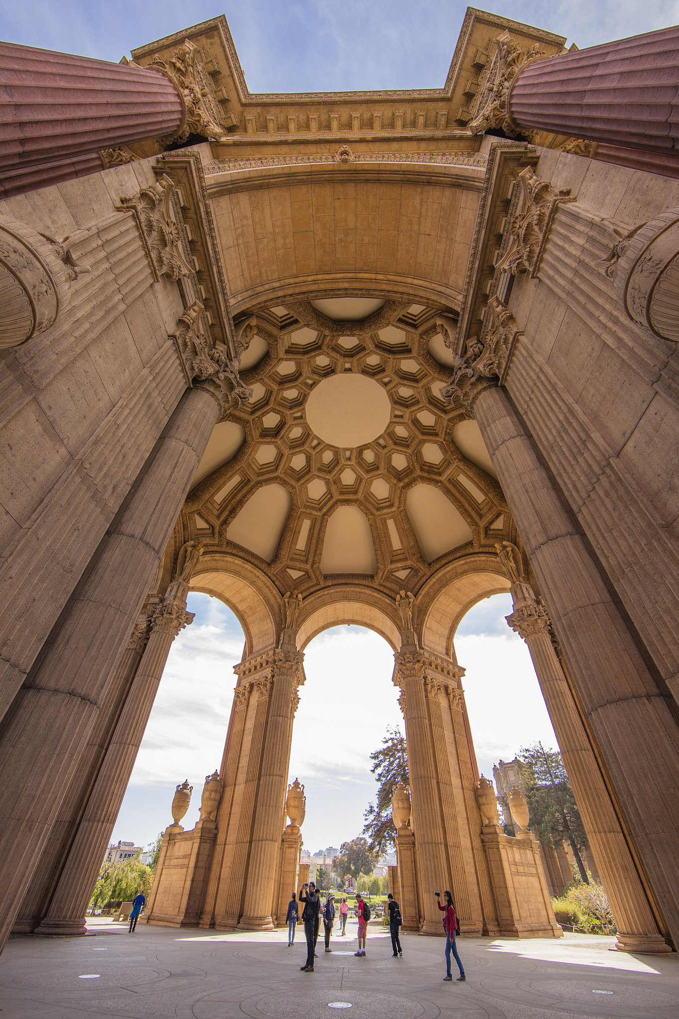 Canon EF 14mm F2.8L II USM sample photo. Palace of fine arts photography