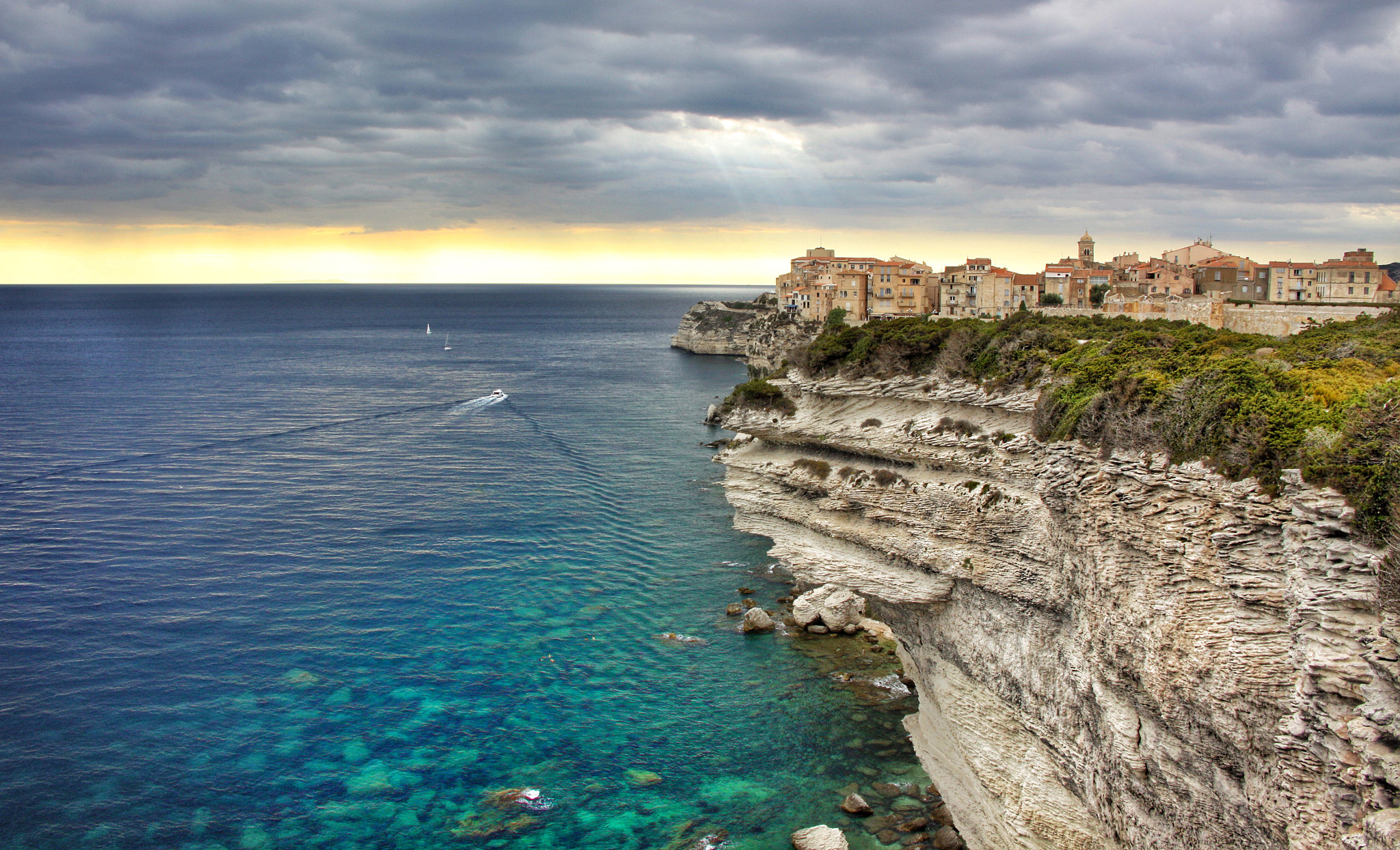 Canon EOS 50D + Sigma 18-50mm f/3.5-5.6 DC sample photo. Bonifacio la merveille... photography