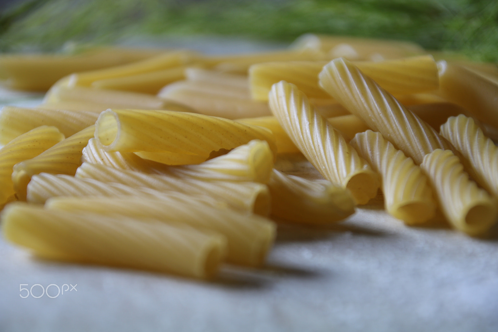 Canon EOS 750D (EOS Rebel T6i / EOS Kiss X8i) + Canon TS-E 90mm F2.8 Tilt-Shift sample photo. German food photography