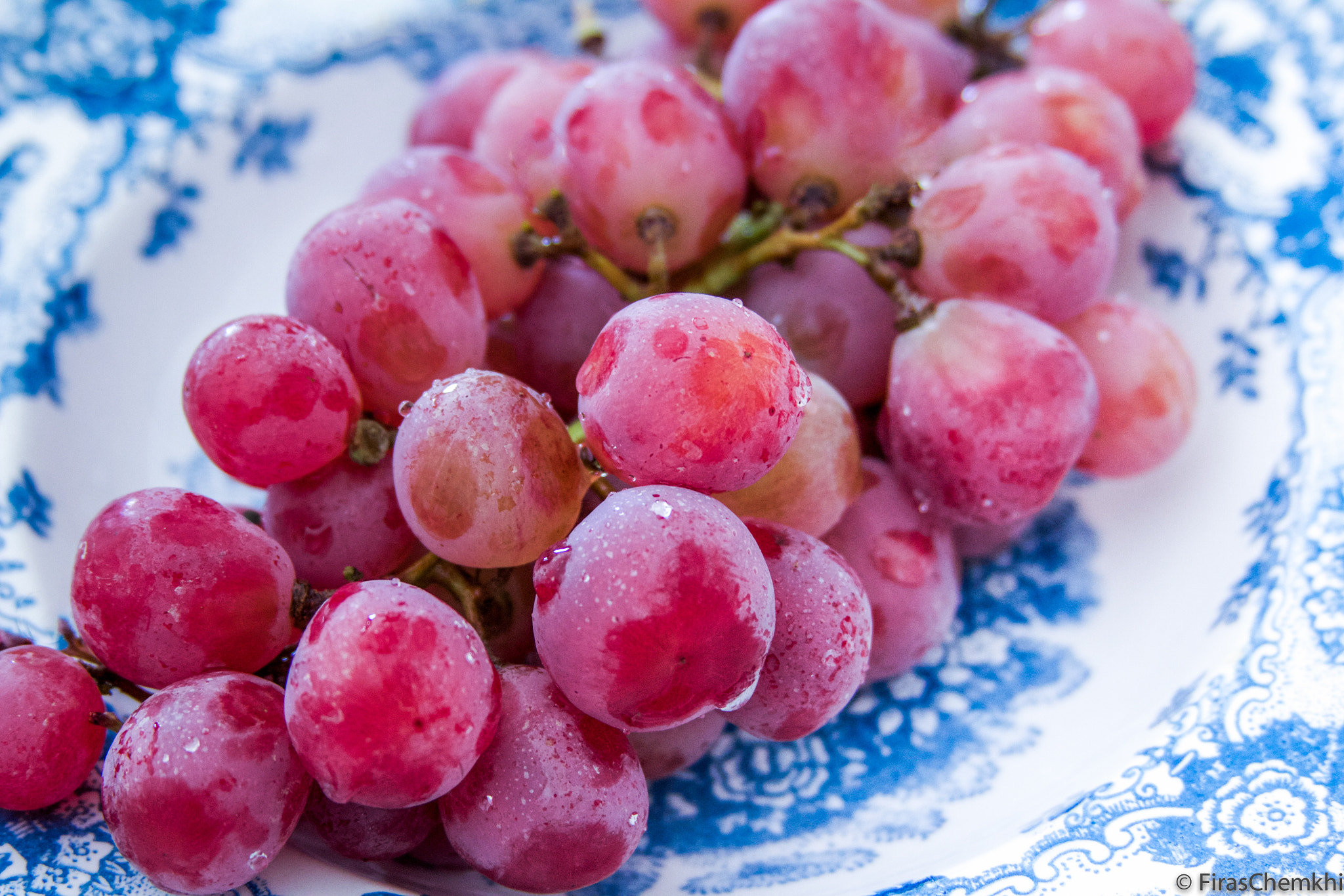Canon EF 28-135mm F3.5-5.6 IS USM sample photo. Red grapes photography