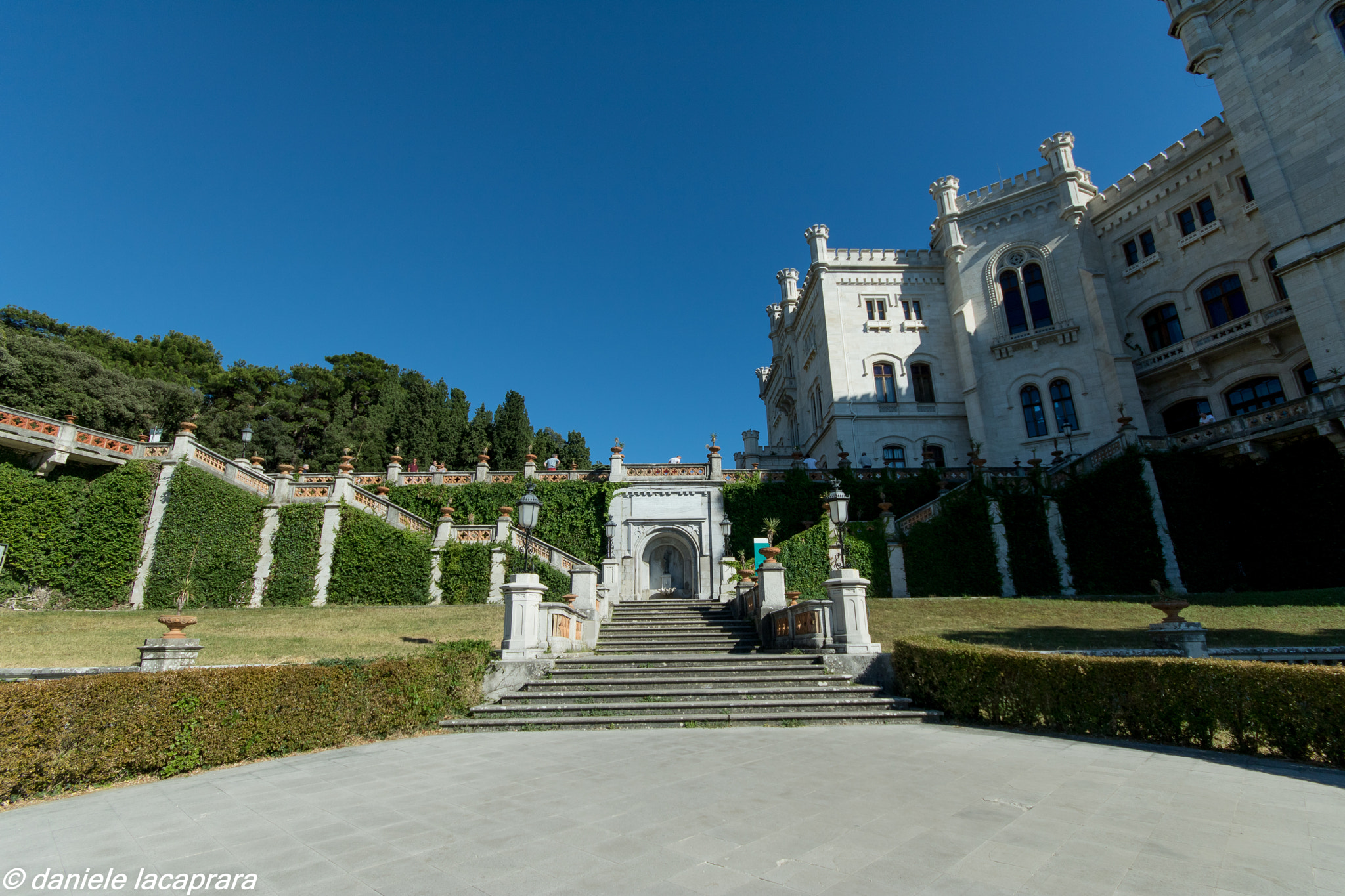 Canon EOS 760D (EOS Rebel T6s / EOS 8000D) + Sigma 10-20mm F4-5.6 EX DC HSM sample photo. Img photography