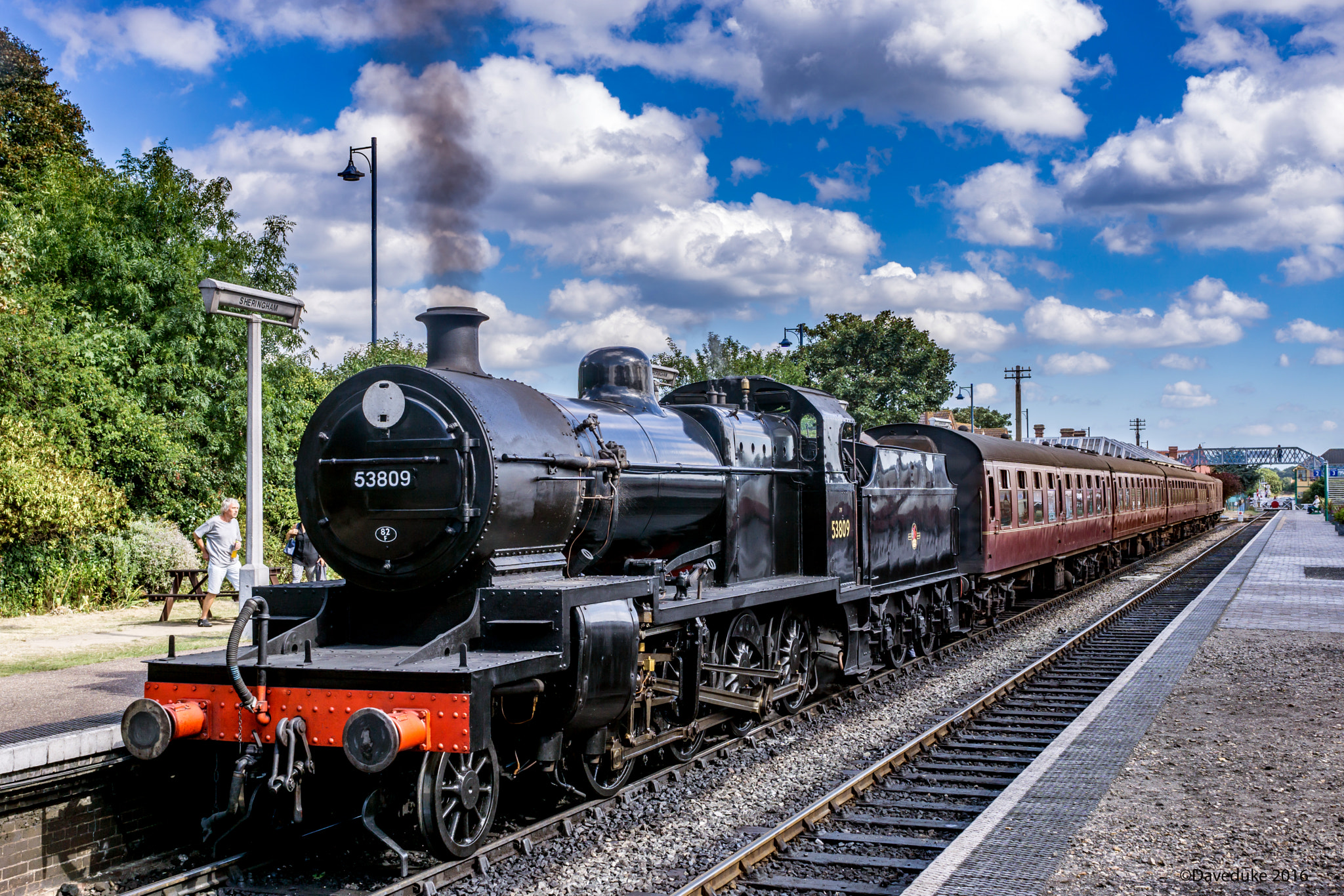 Sony FE 28mm F2 sample photo. 53809 steam locomotive at sheringham. photography